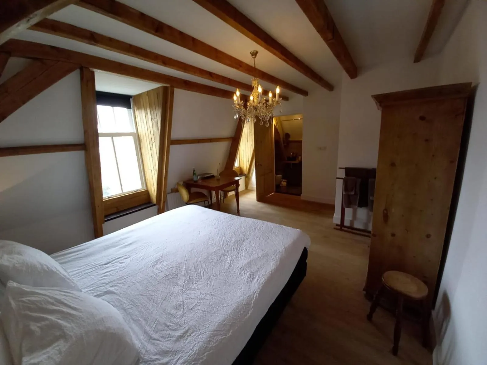 Photo of the whole room in B&B Van Amsterdam