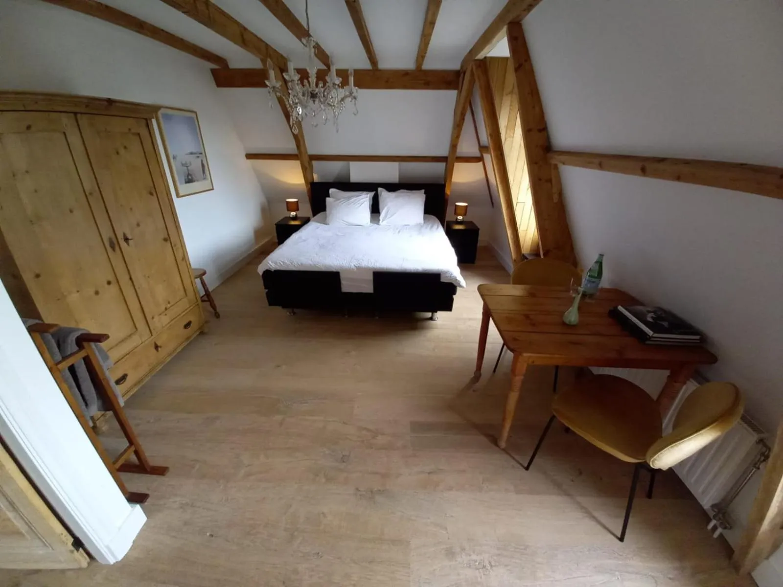 Photo of the whole room in B&B Van Amsterdam