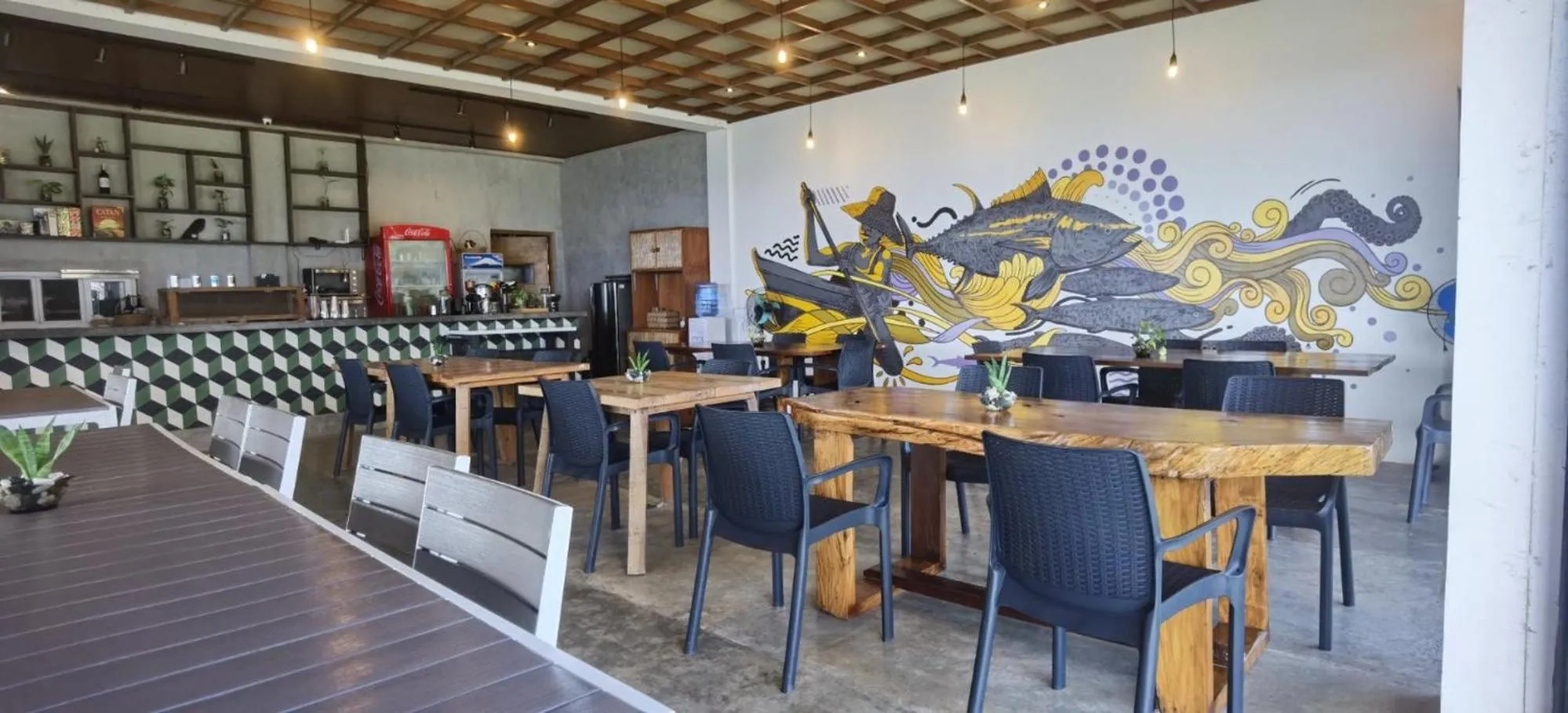 Restaurant/places to eat in Ikani Surf Resort