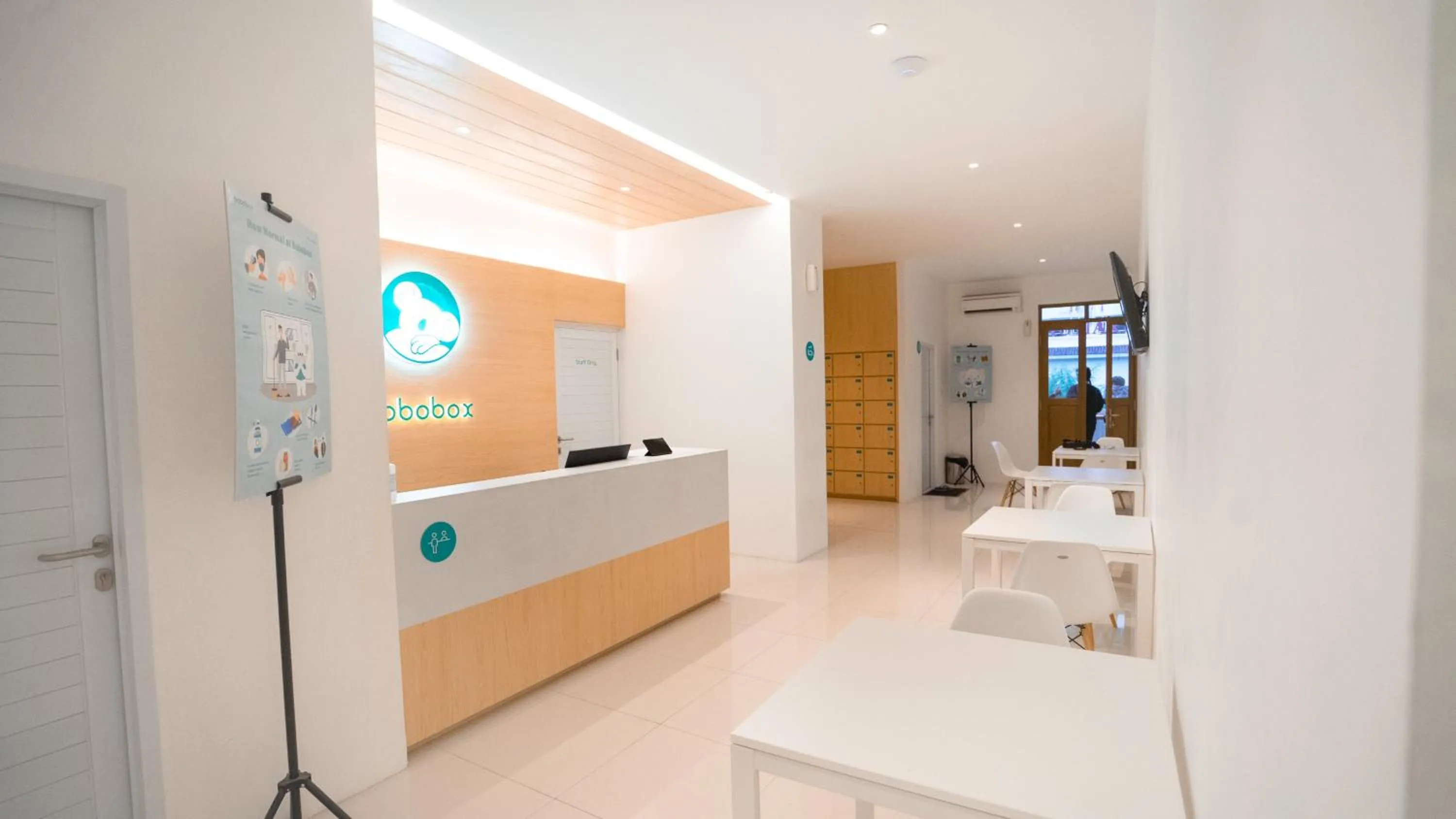 Lobby or reception in Bobopod Malioboro, Yogyakarta