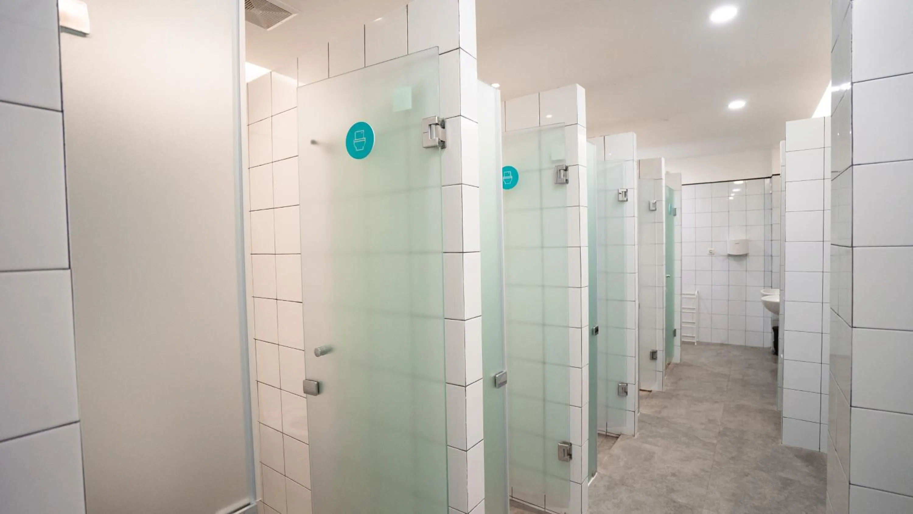 Bathroom in Bobopod Malioboro, Yogyakarta