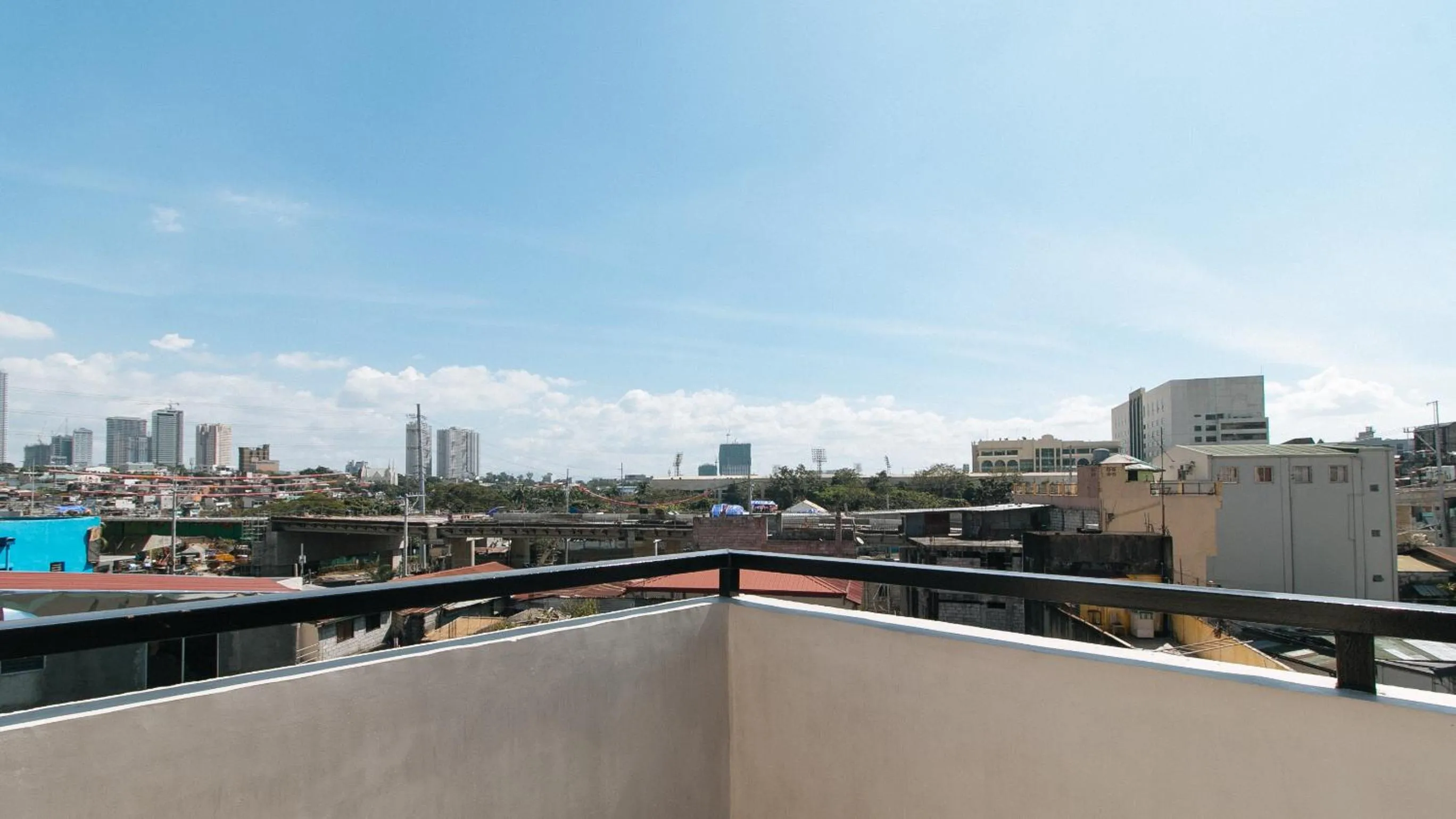 Day in RedDoorz Plus near Uptown BGC Mall