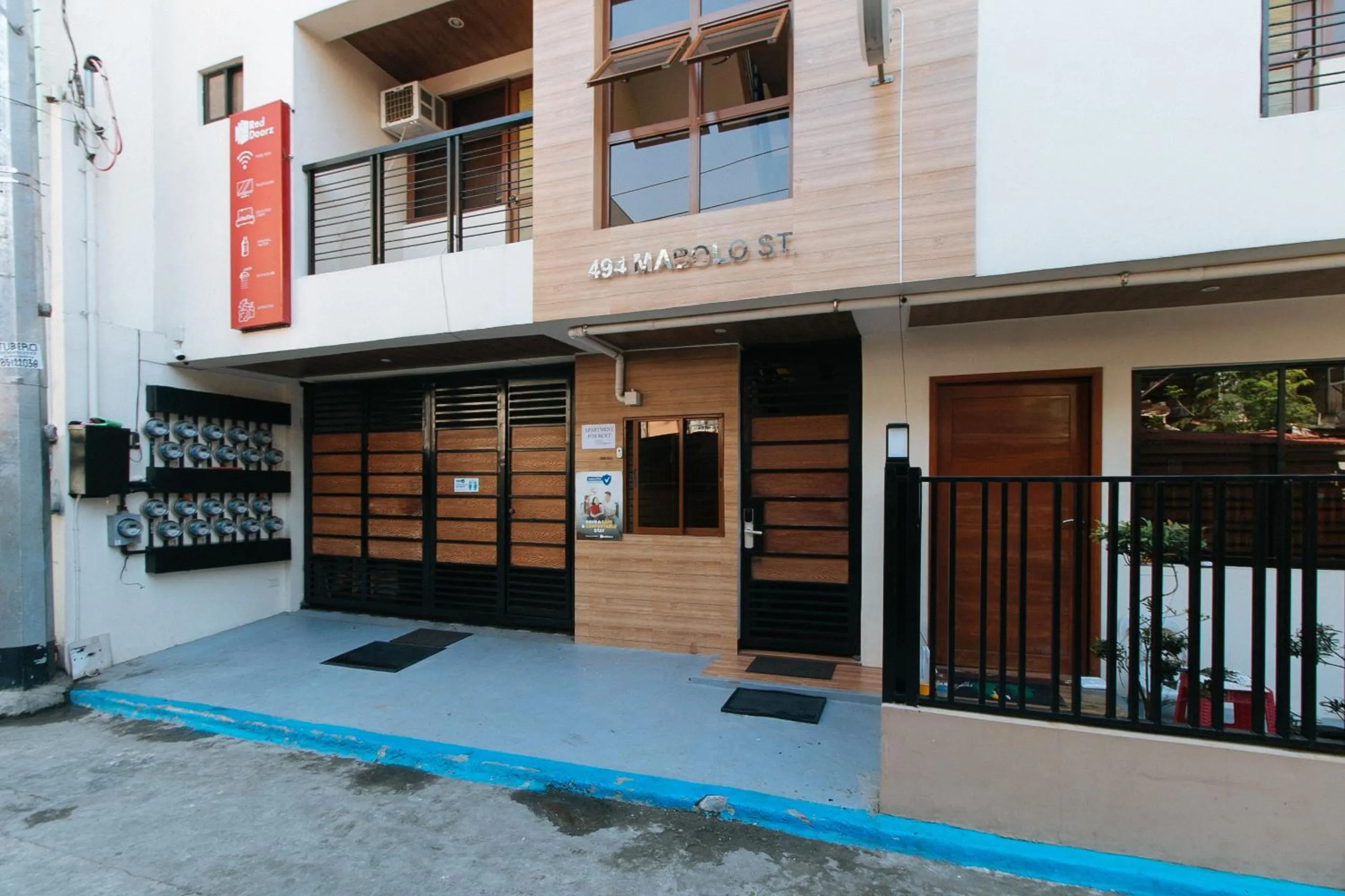 Property building in RedDoorz Plus near Uptown BGC Mall