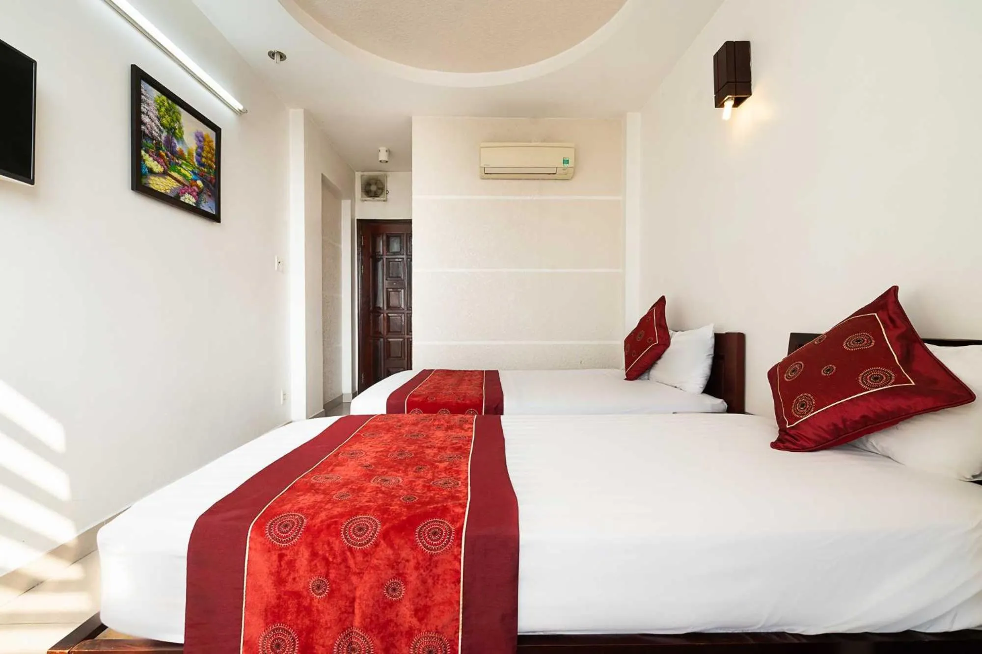 Bed in Collection O Dinh Dinh Hotel - Near Tan Son Nhat Airport