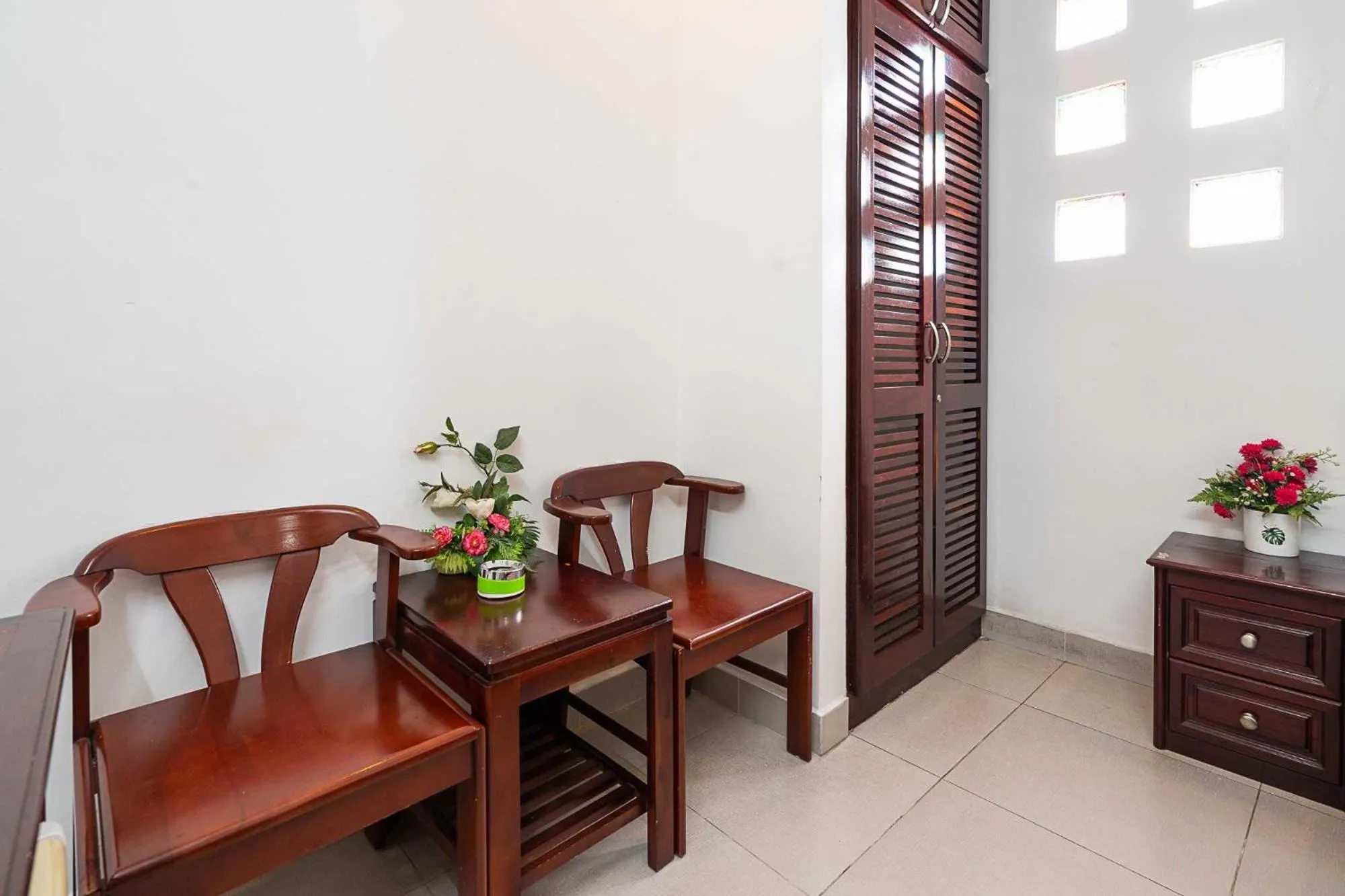 Bedroom in Collection O Dinh Dinh Hotel - Near Tan Son Nhat Airport