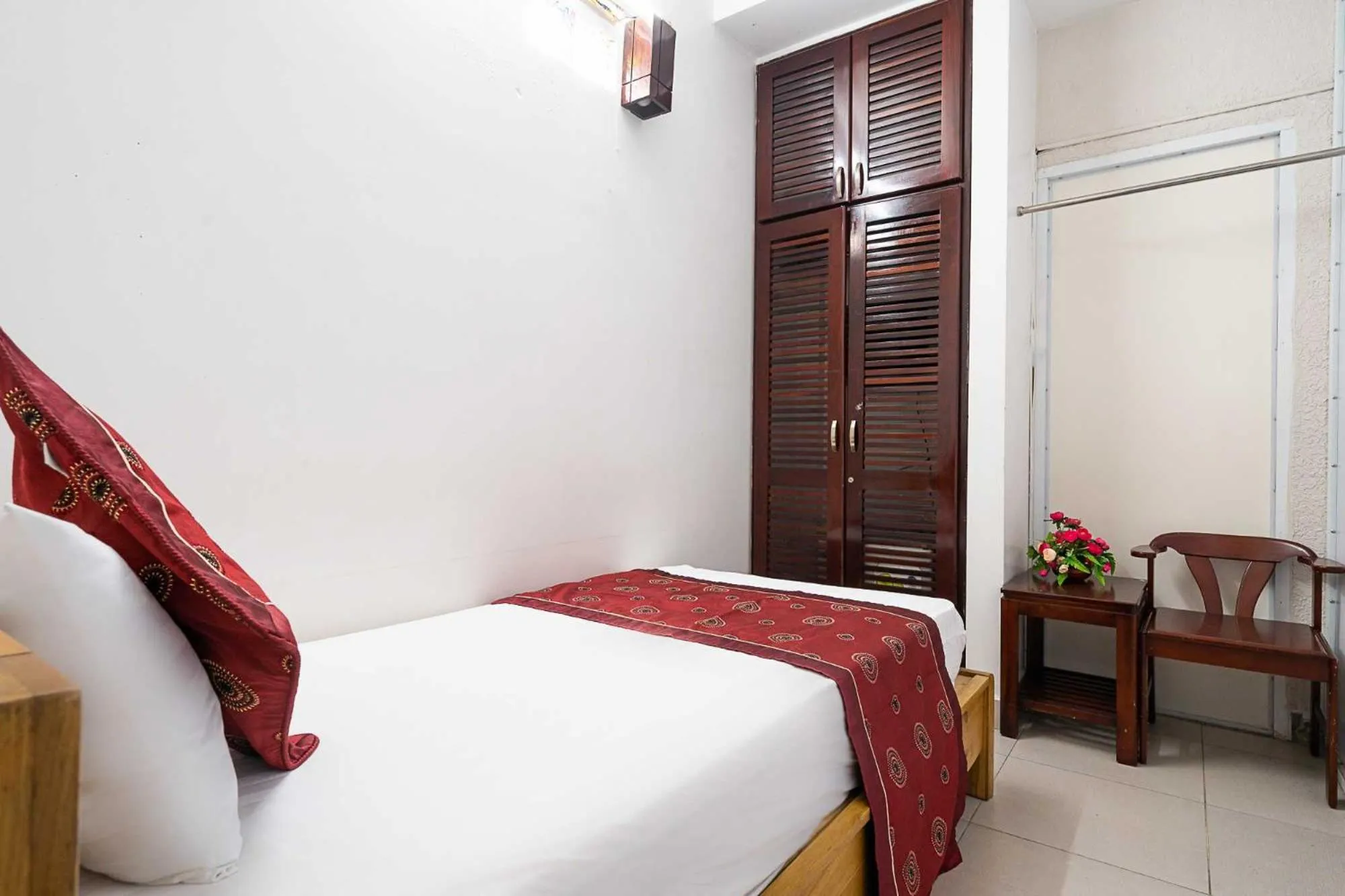 Bedroom, Bed in Collection O Dinh Dinh Hotel - Near Tan Son Nhat Airport