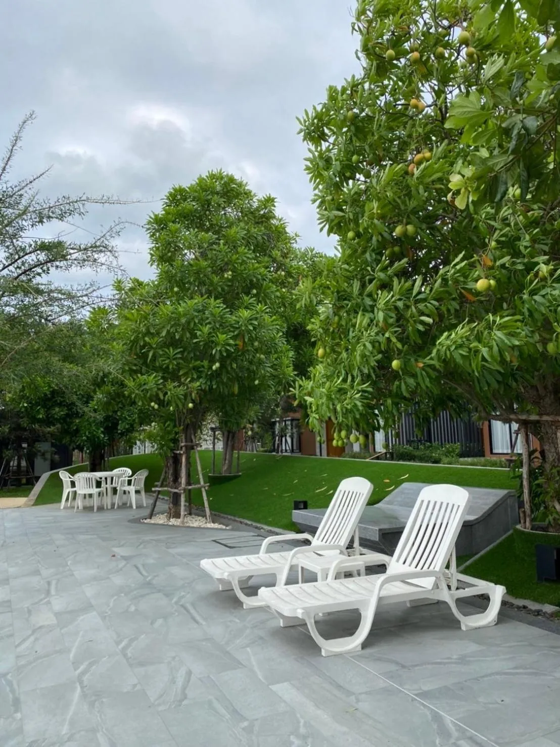 Saksiam Lakeside Resort