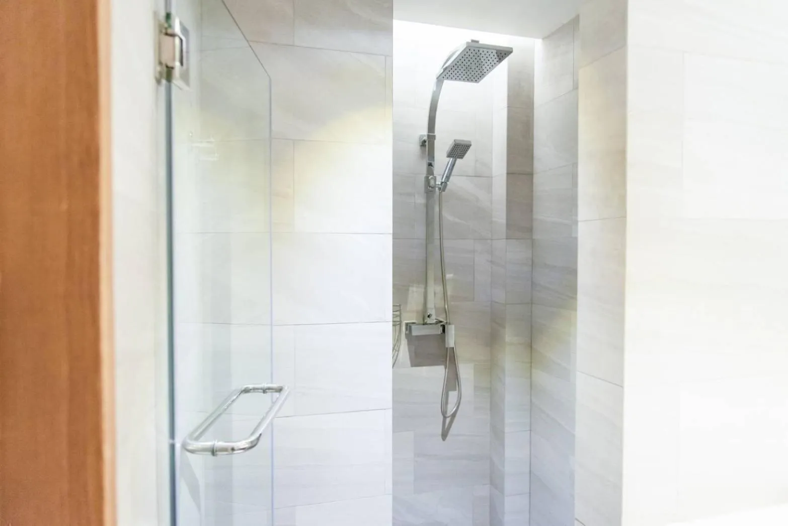 Saksiam Lakeside Resort