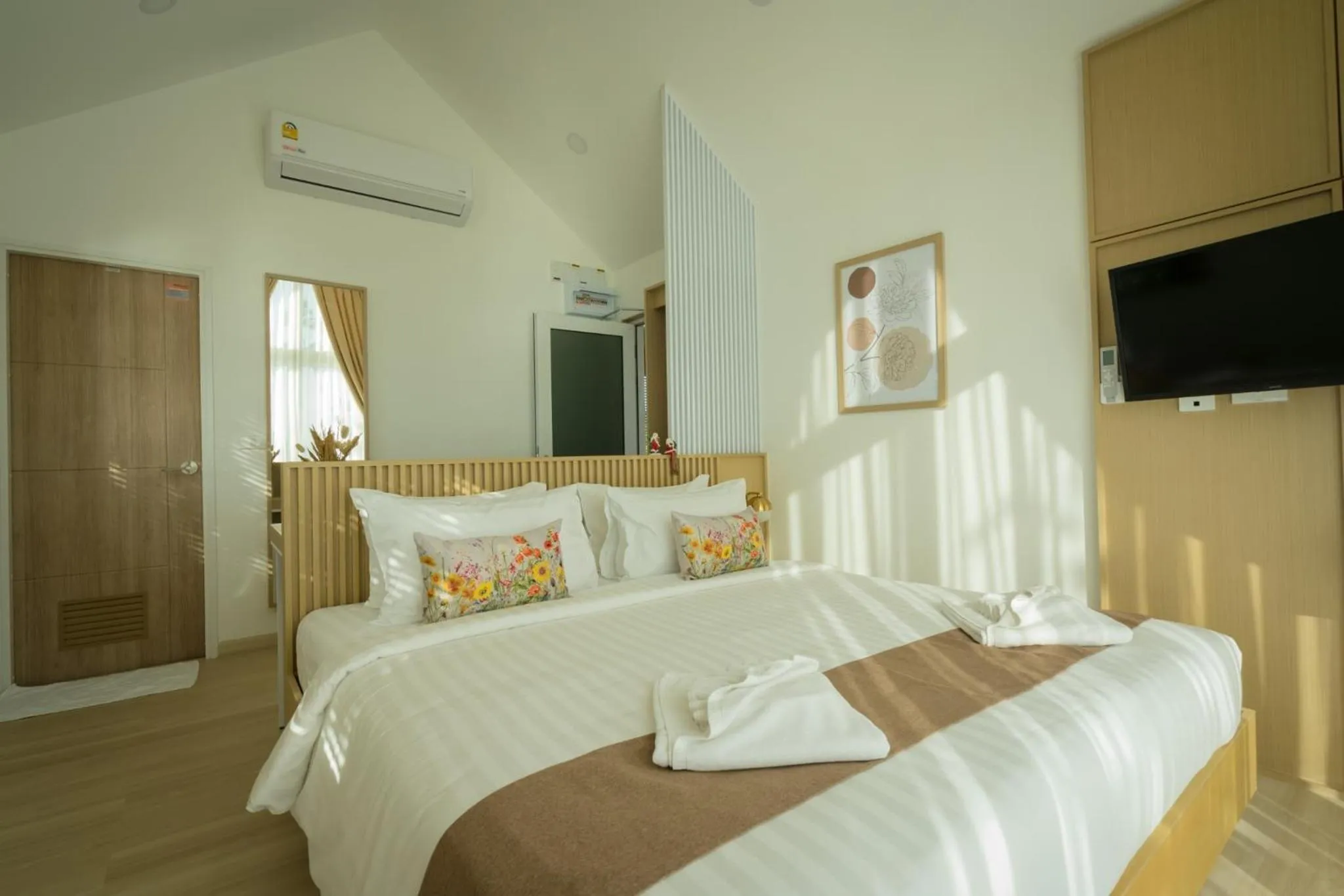 Bed in Saksiam Lakeside Resort