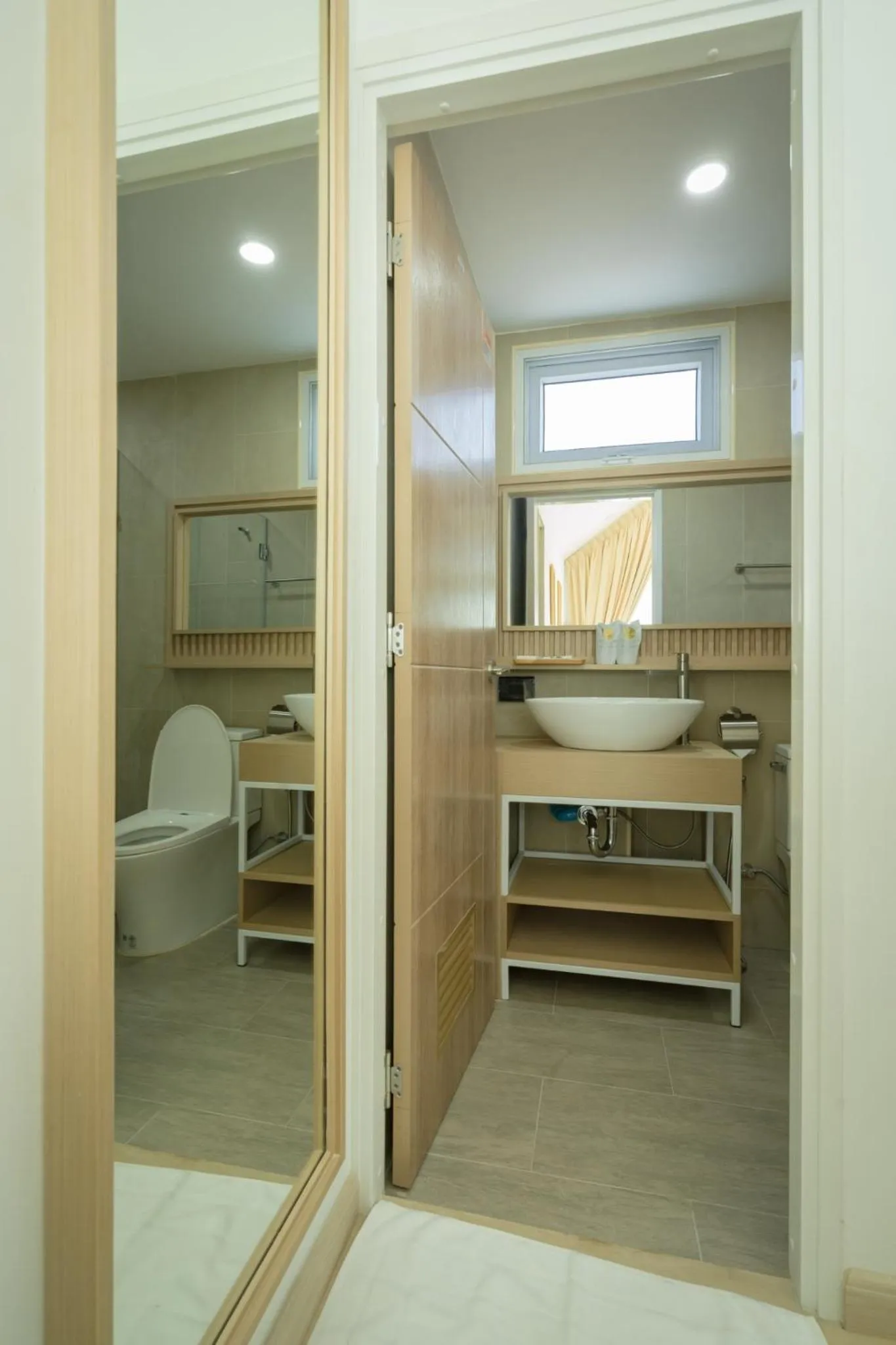 Saksiam Lakeside Resort