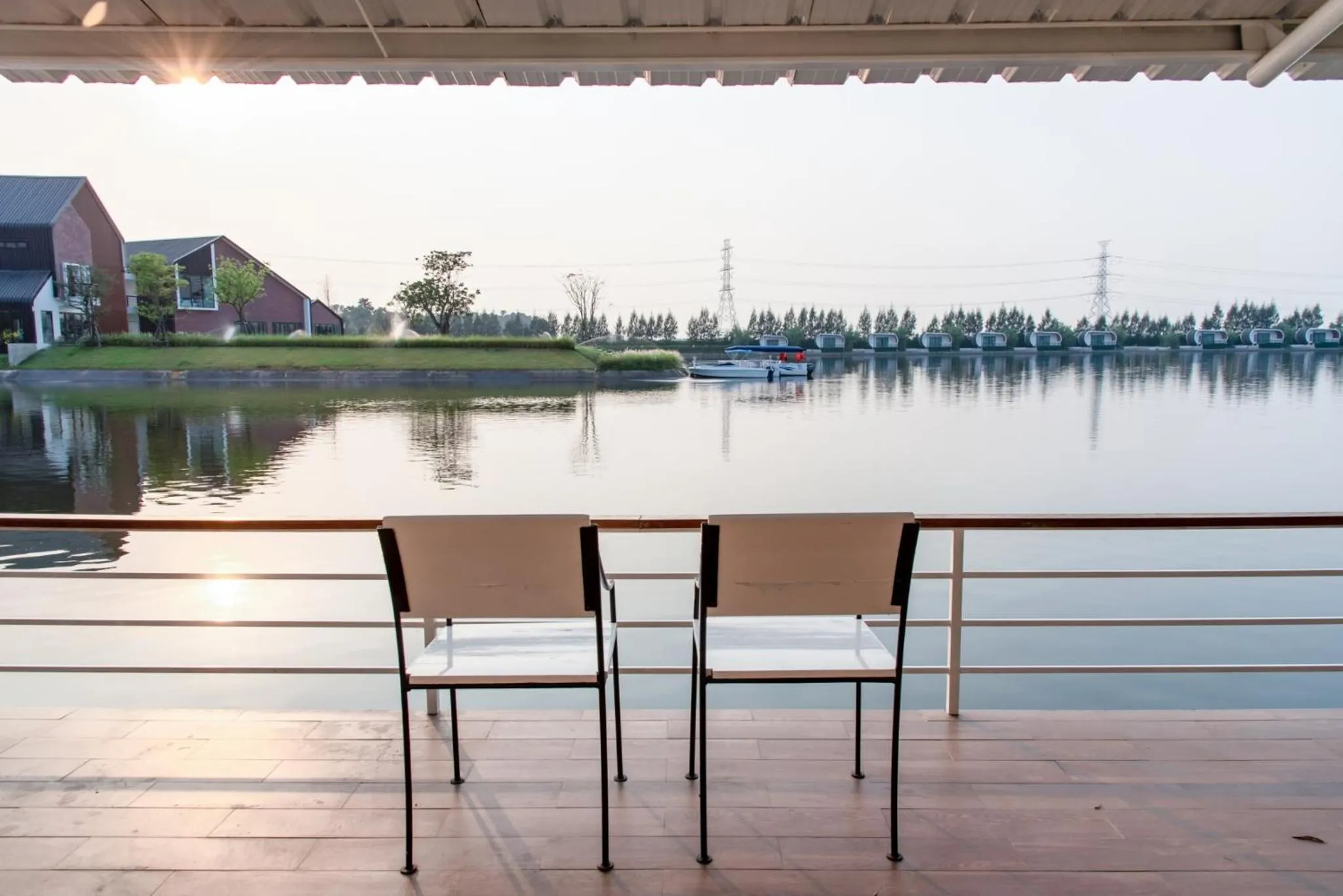 Saksiam Lakeside Resort