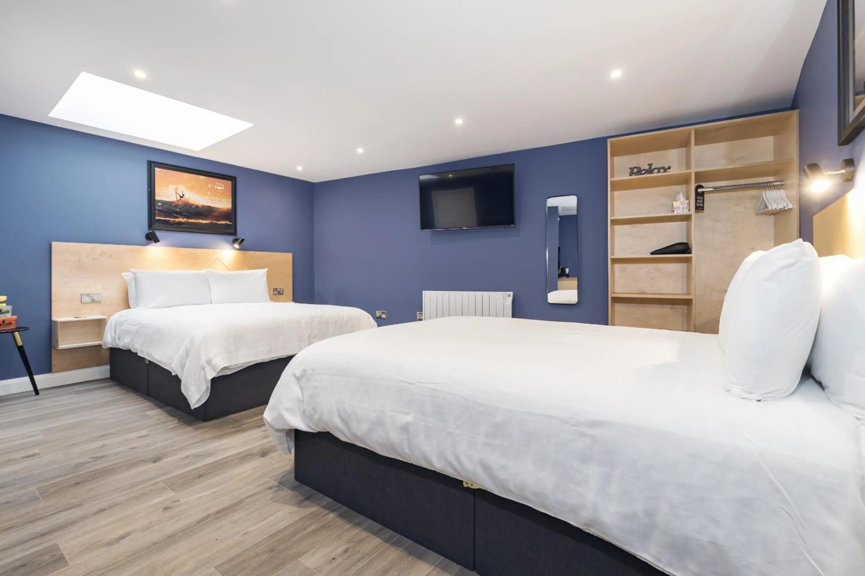 Bedroom, Bed in Port 56