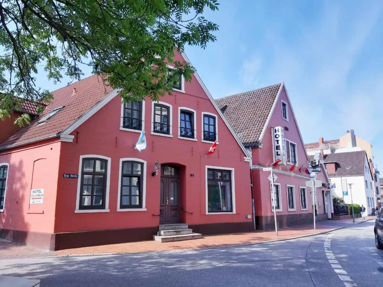 Property building in Hotel Columbus und Glamping