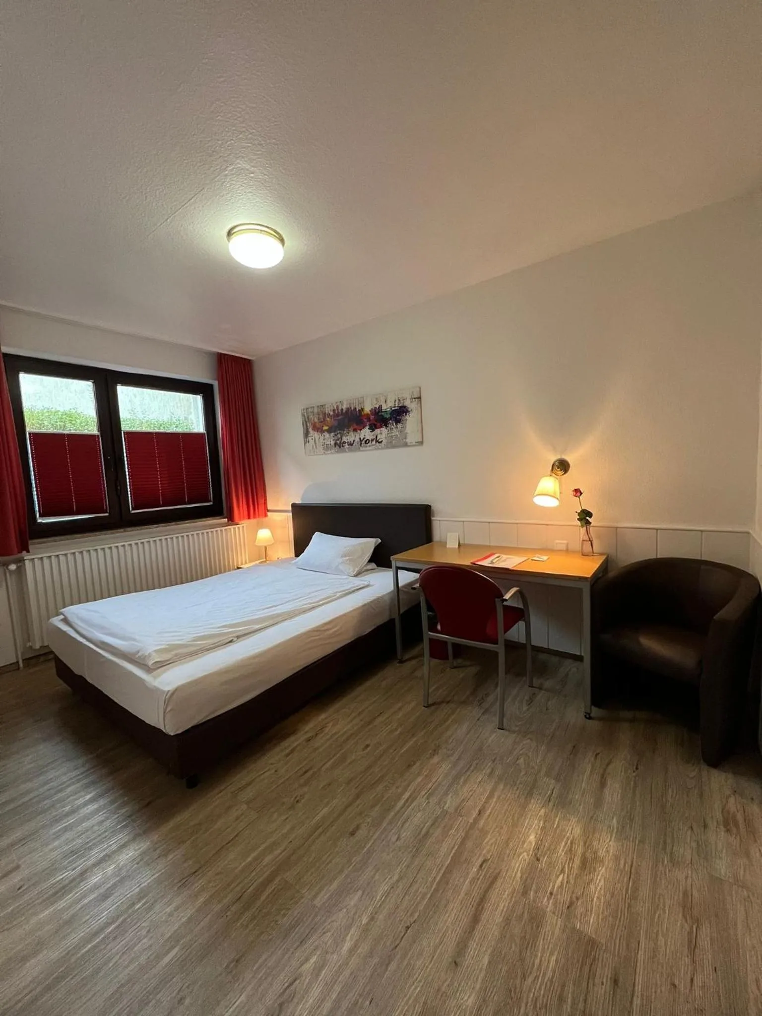 room service, Bed in Hotel Columbus und Glamping