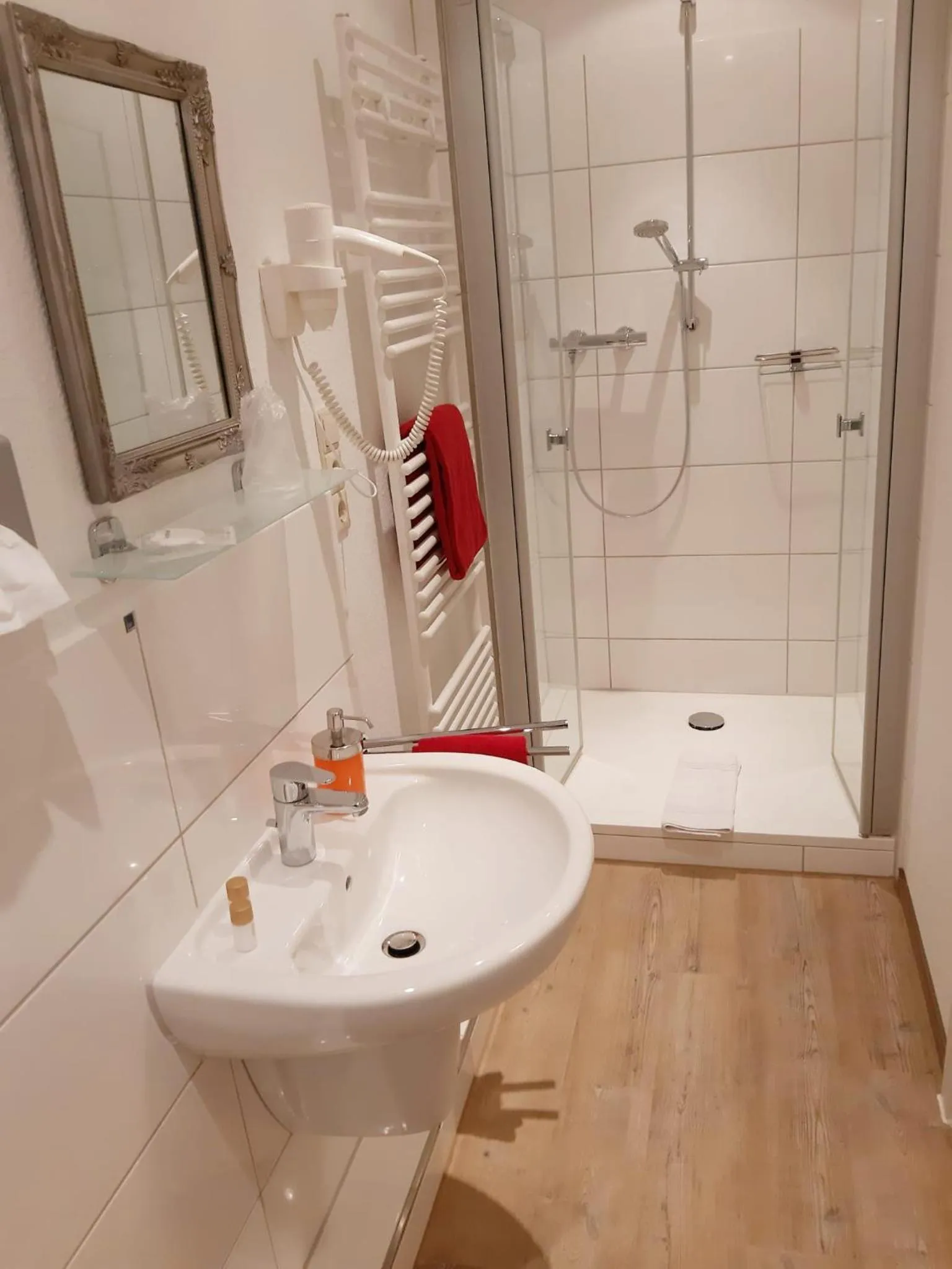 Bathroom in Hotel Columbus und Glamping