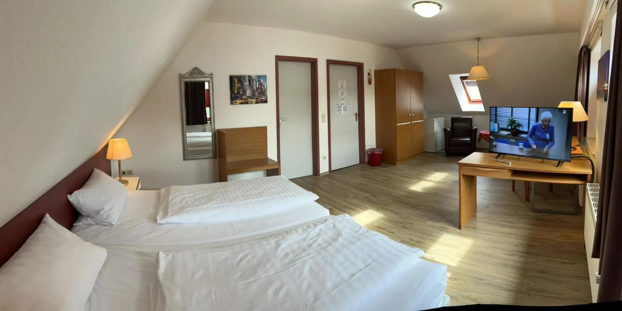 Bedroom, Bed in Hotel Columbus und Glamping