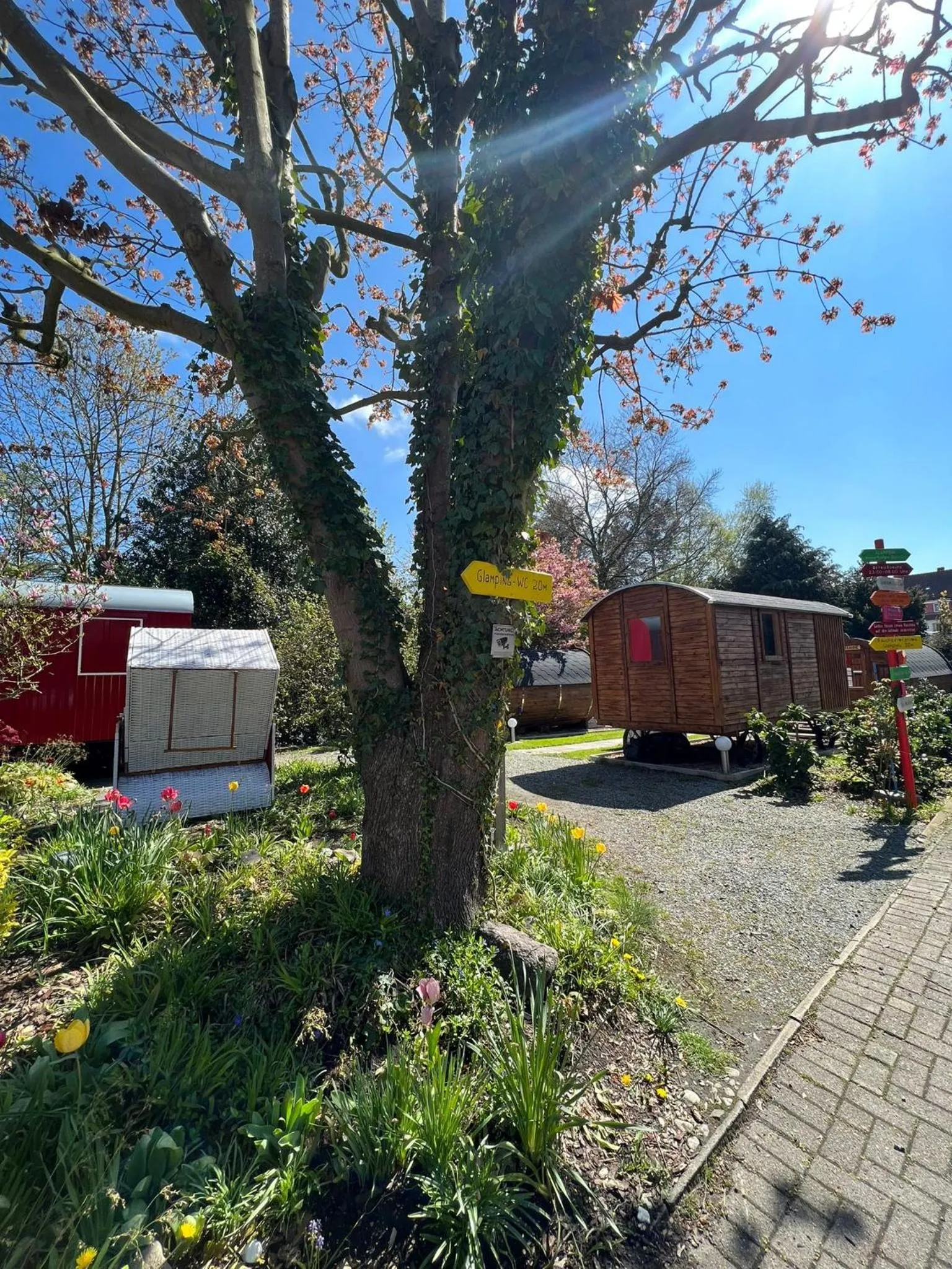 Garden in Hotel Columbus und Glamping