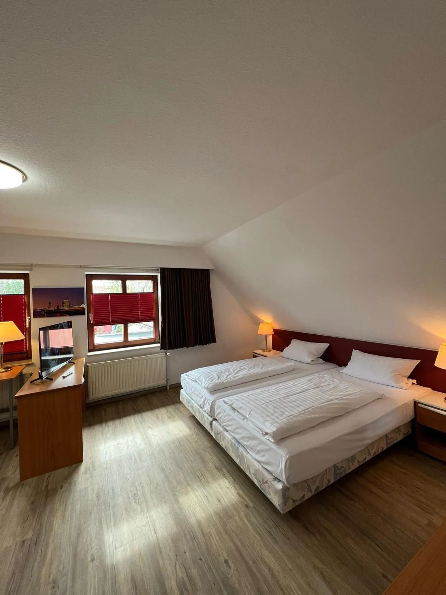 Photo of the whole room, Bed in Hotel Columbus und Glamping