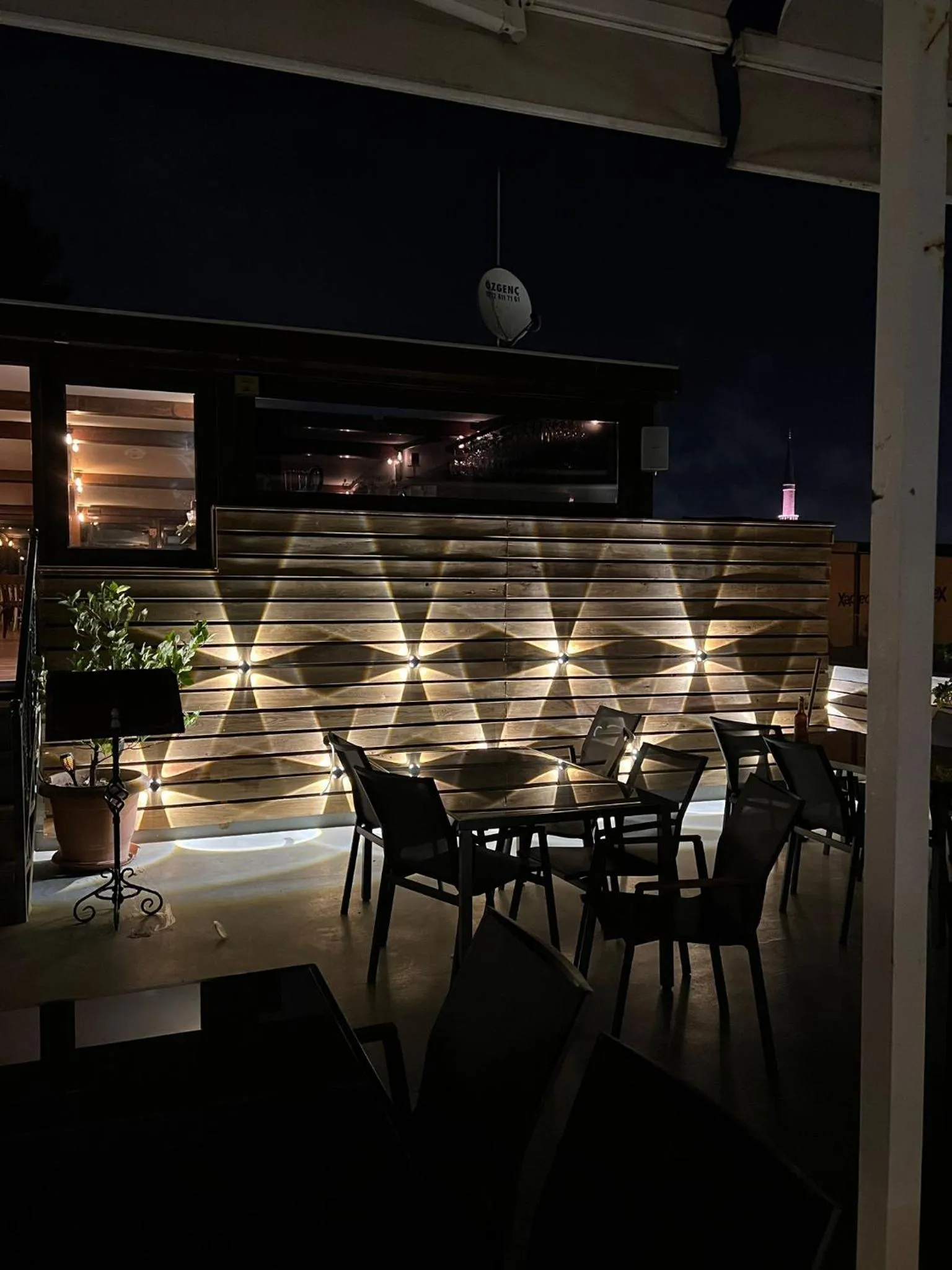 Restaurant/places to eat in Fehmi Bey Suites