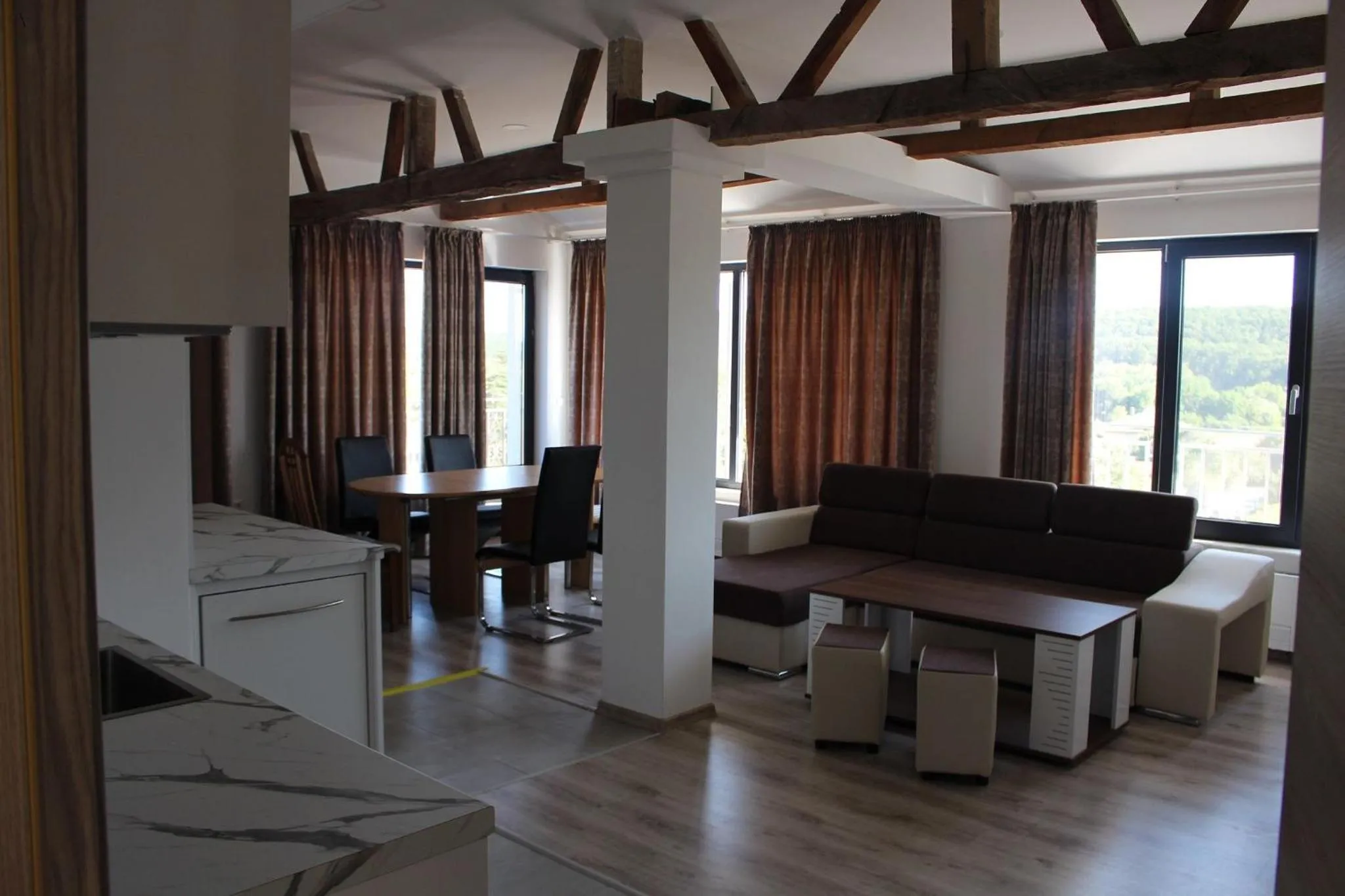 Breakfast in Weißer Schwan Белият лебед