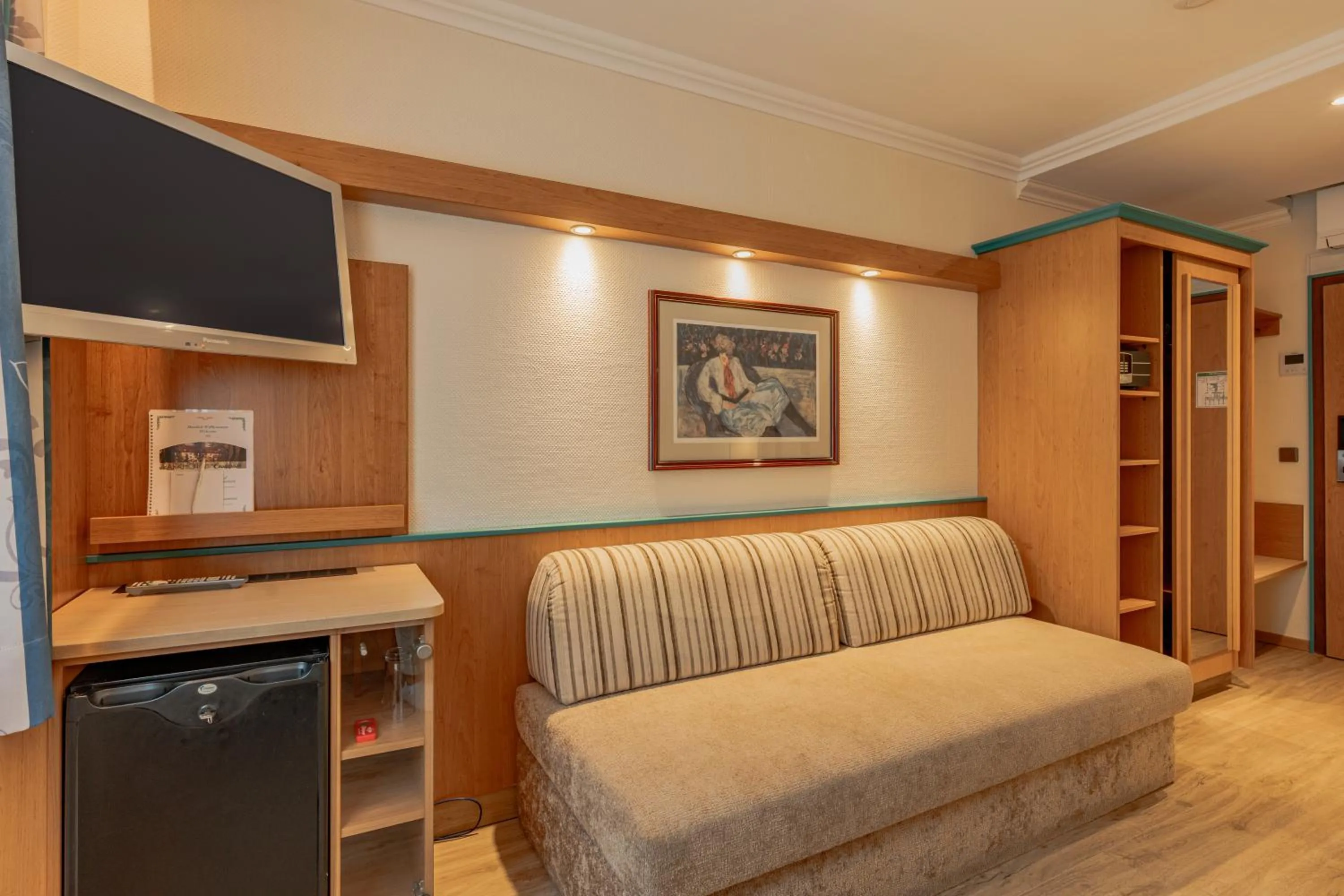 TV and multimedia in Parkhotel Crombach