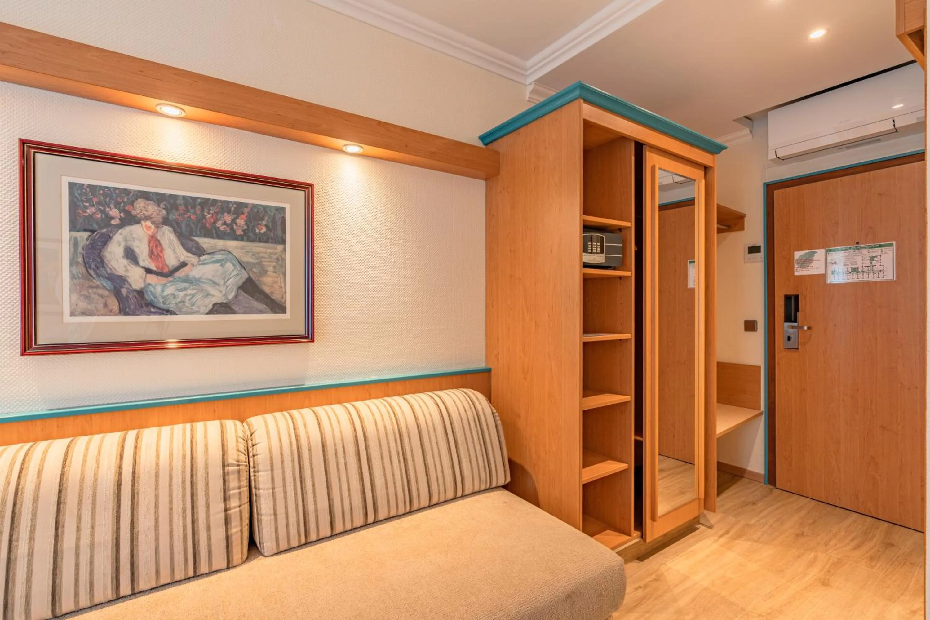 Photo of the whole room in Parkhotel Crombach