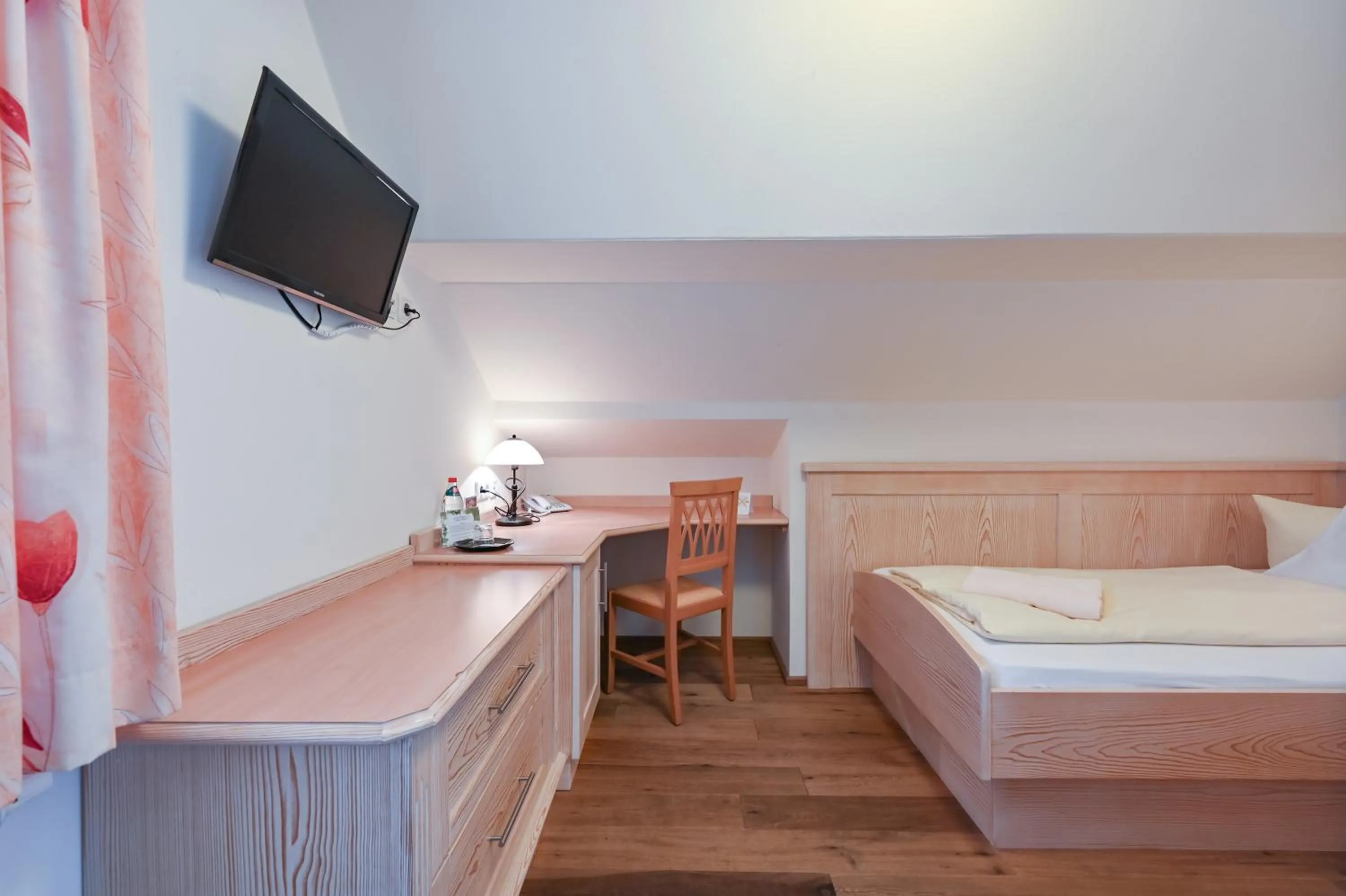 Photo of the whole room, Bed in Hotel Weinbauer