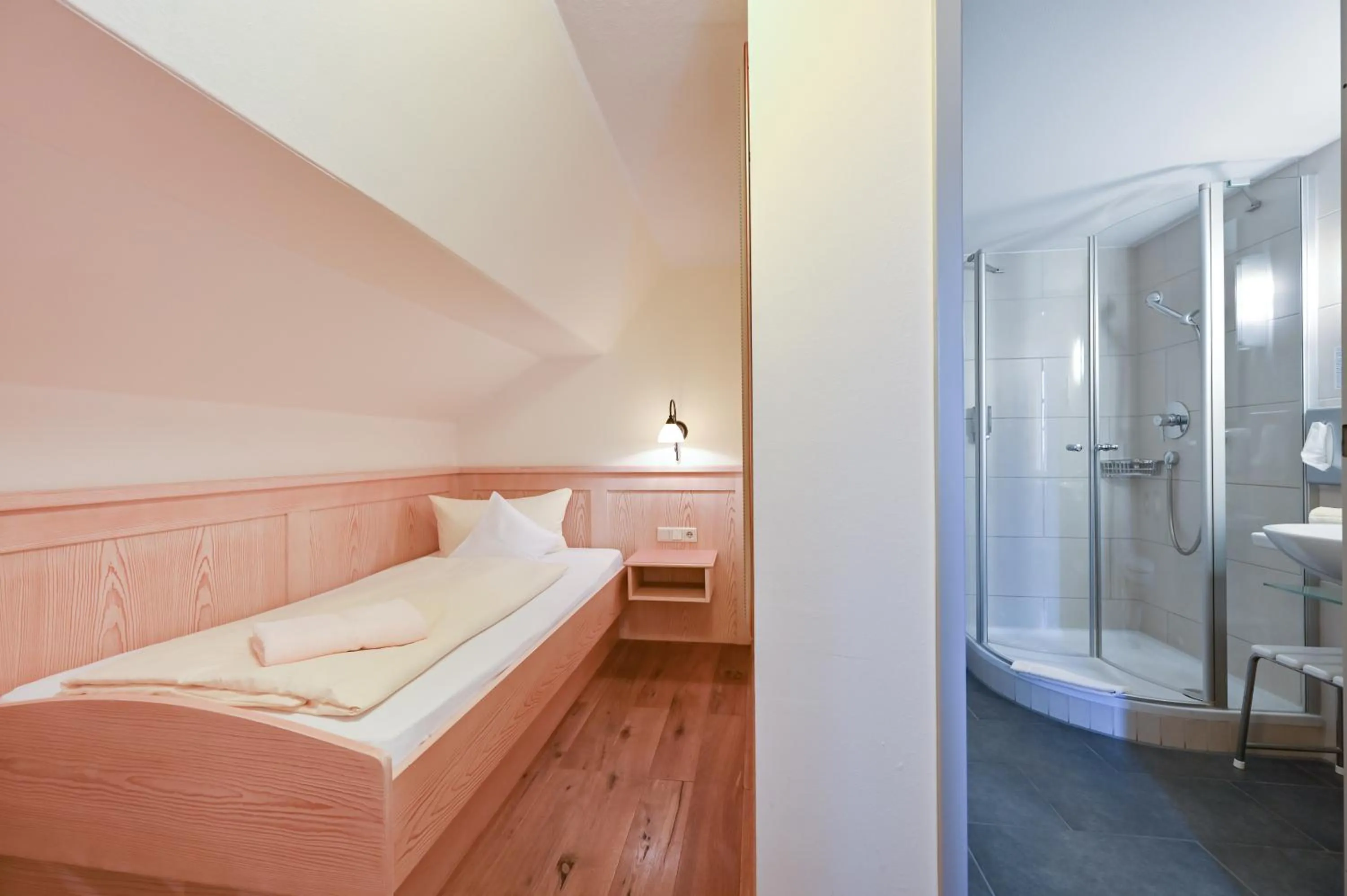 Bed in Hotel Weinbauer