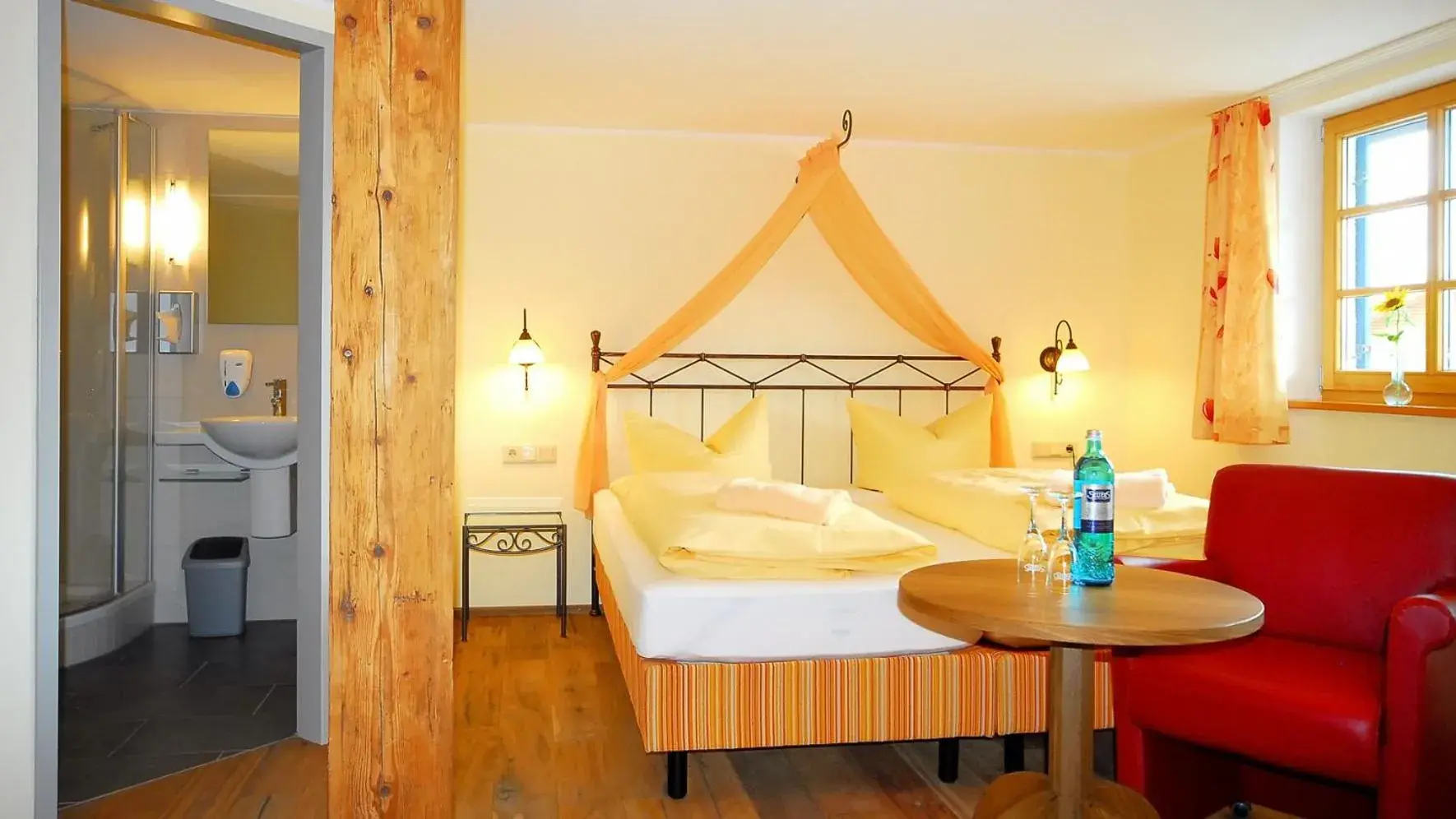 Standard Triple Room in Hotel Weinbauer Standard Triple Room in Hotel Weinbauer