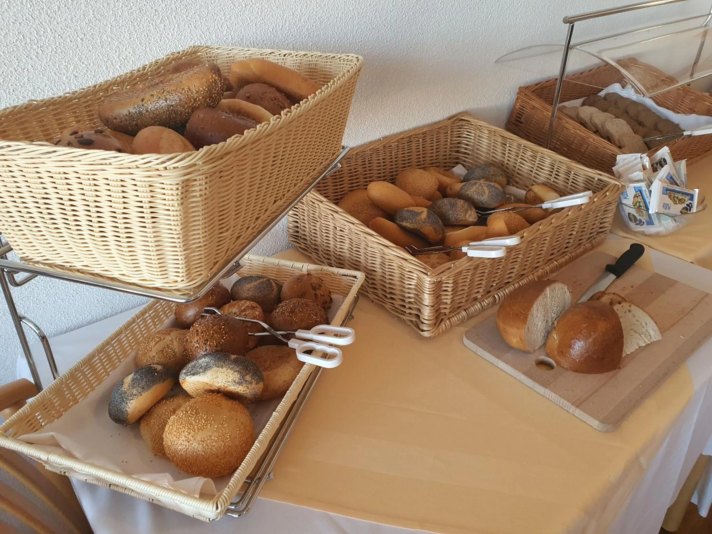 Breakfast in Hotel SunParc - SHUTTLE zum Europa-Park Rust 4km & Rulantica 2km