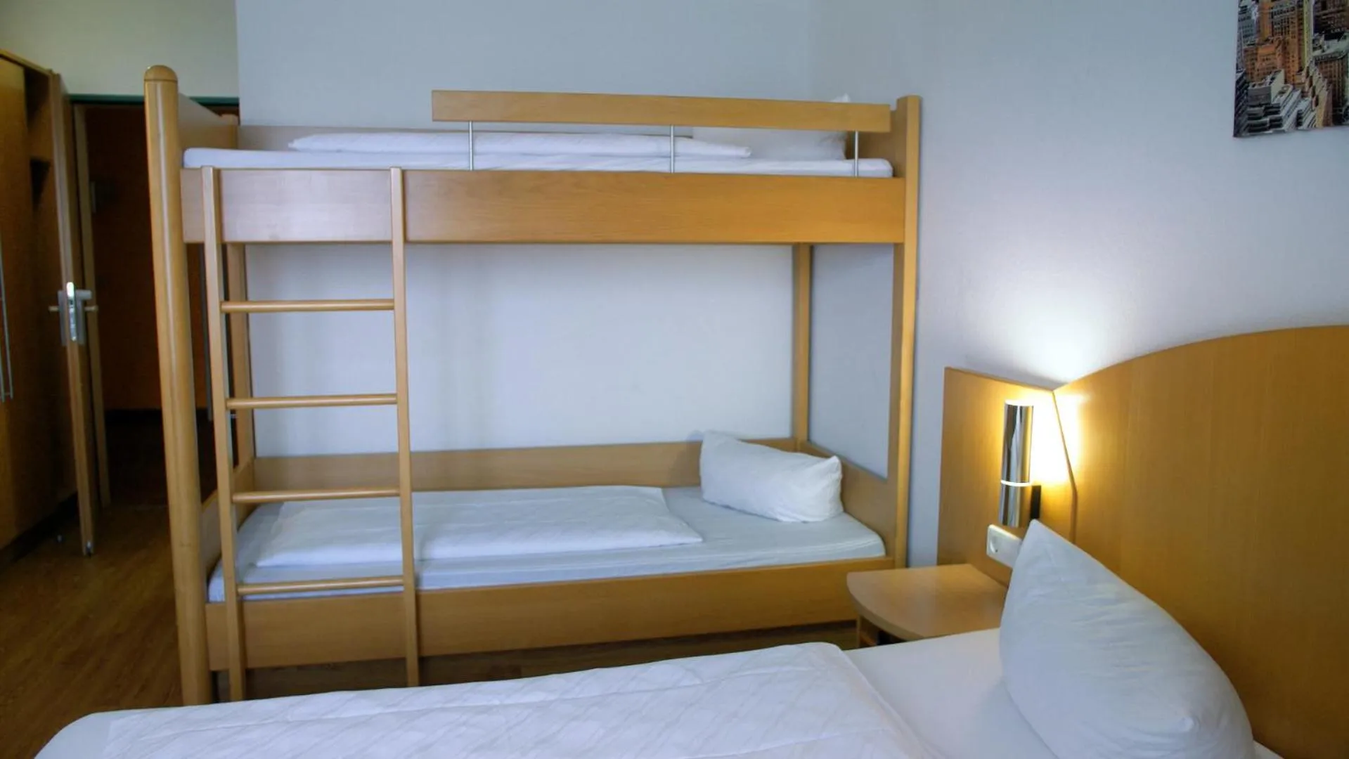 bunk bed, Bed in Hotel SunParc - SHUTTLE zum Europa-Park Rust 4km & Rulantica 2km