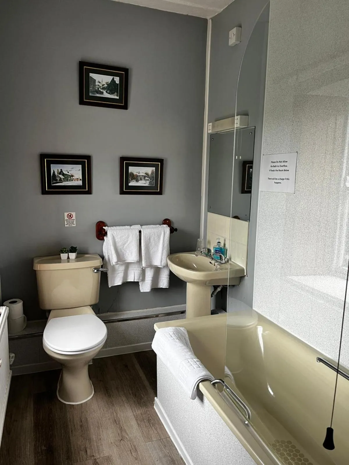 Bathroom in Black Bull Hotel