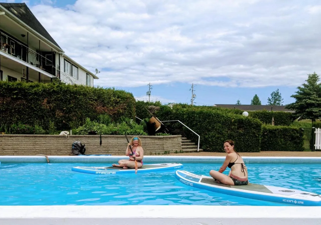 People in Auberge de nos Aieux