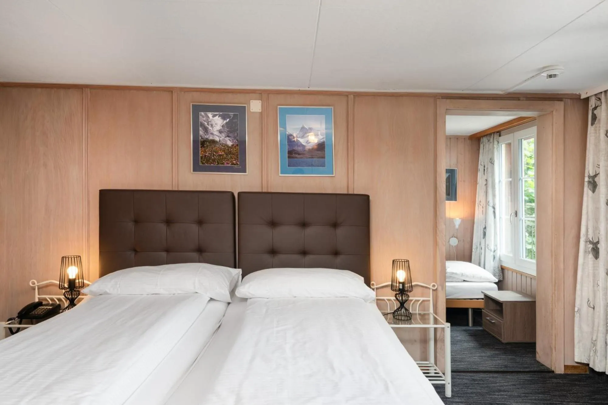 Photo of the whole room, Bed in Jungfrau Lodge, Swiss Mountain Hotel