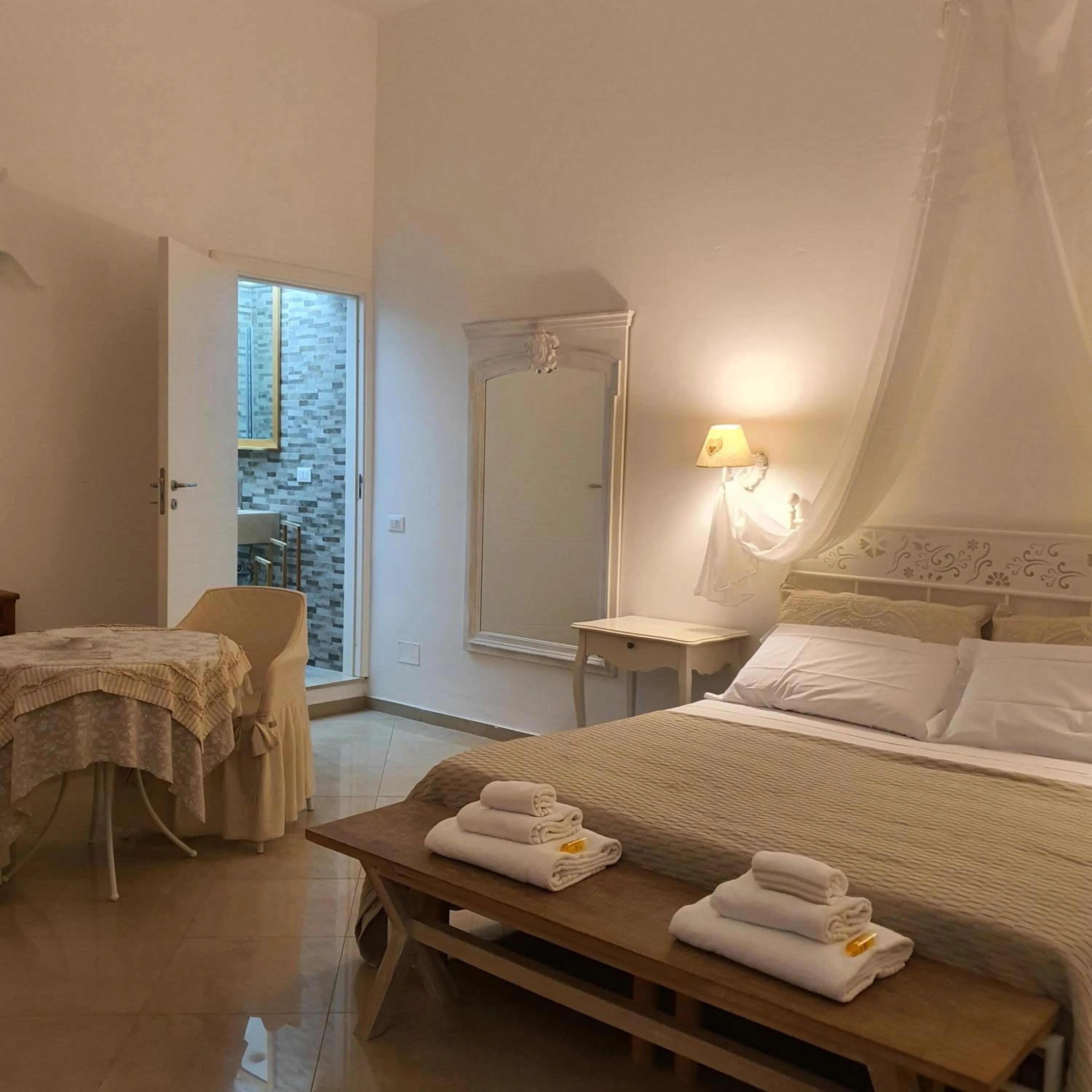 Bed in White Suite Polignano 08