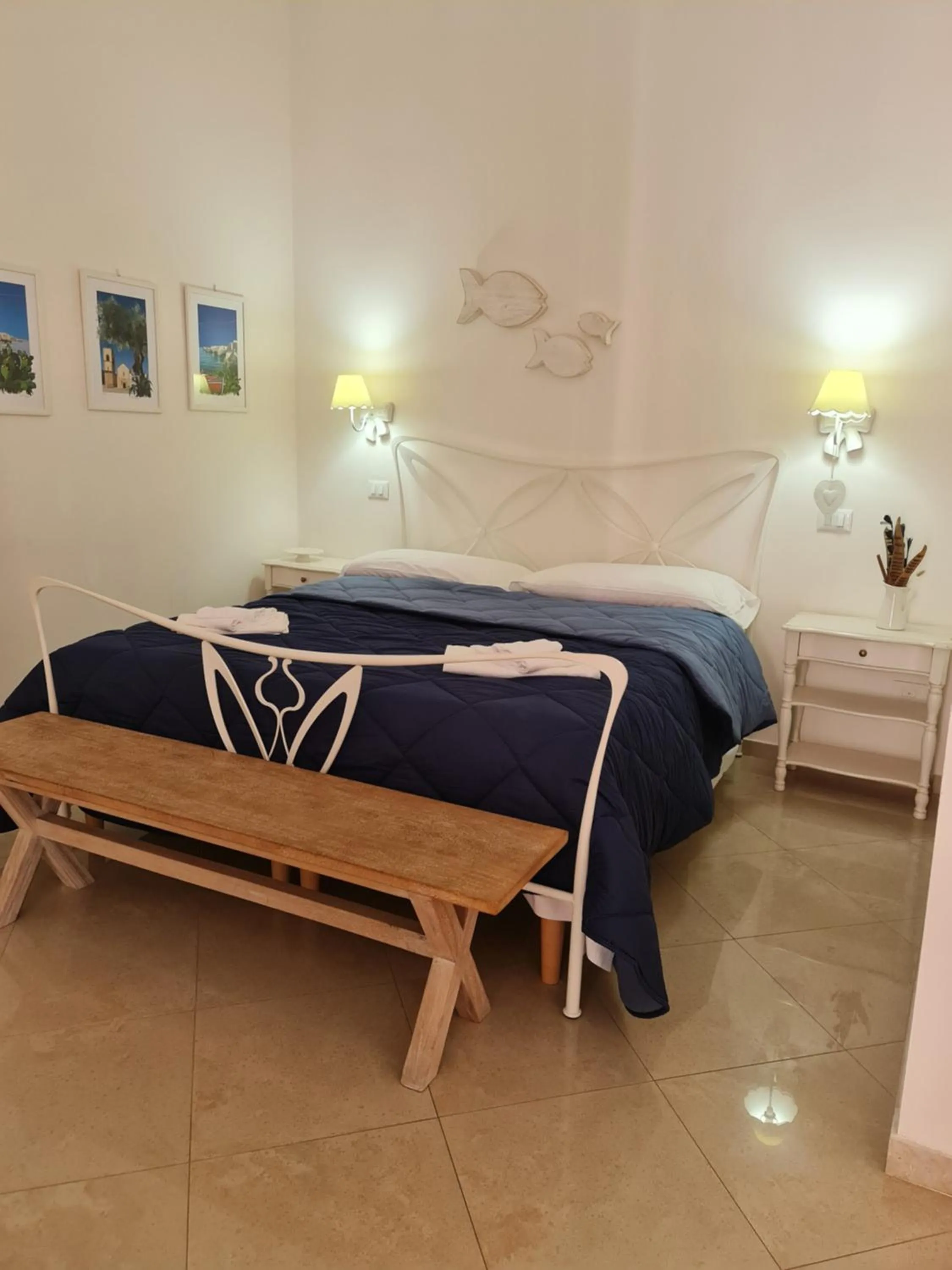 Bed in White Suite Polignano 08