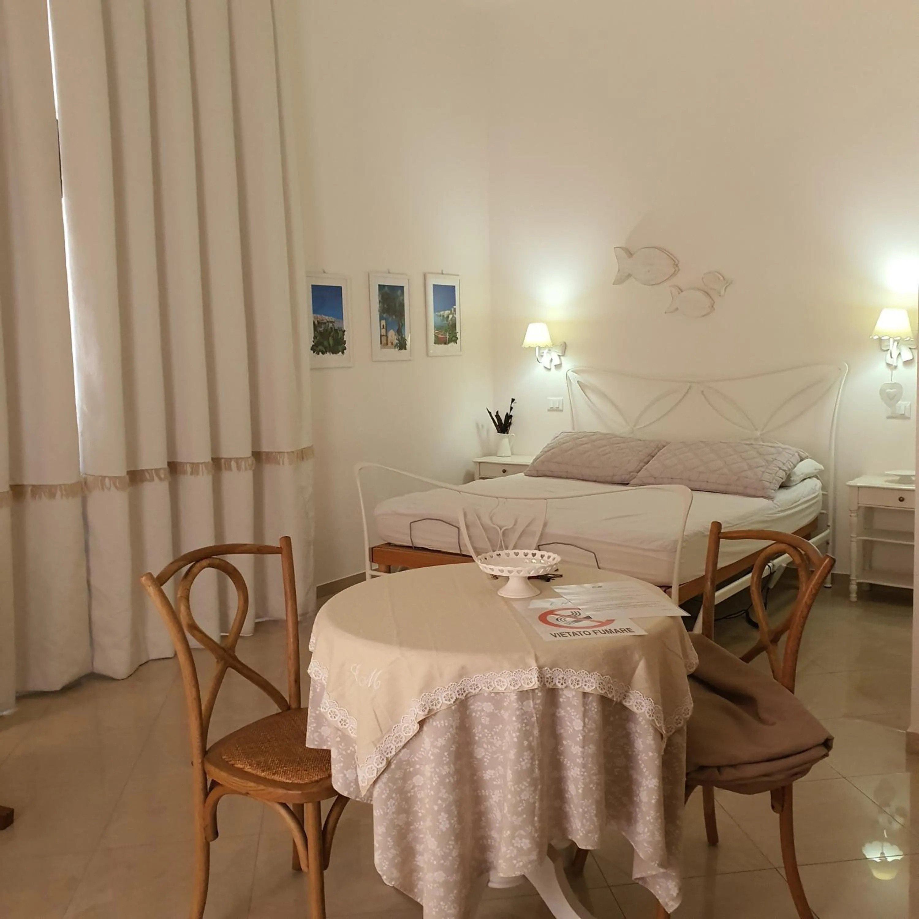 Bed in White Suite Polignano 08