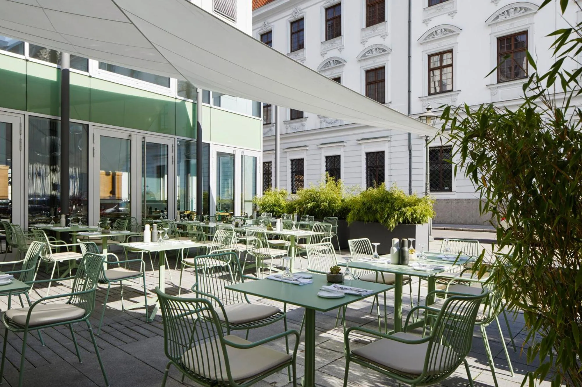 Restaurant/places to eat in Hotel Maximilian’s