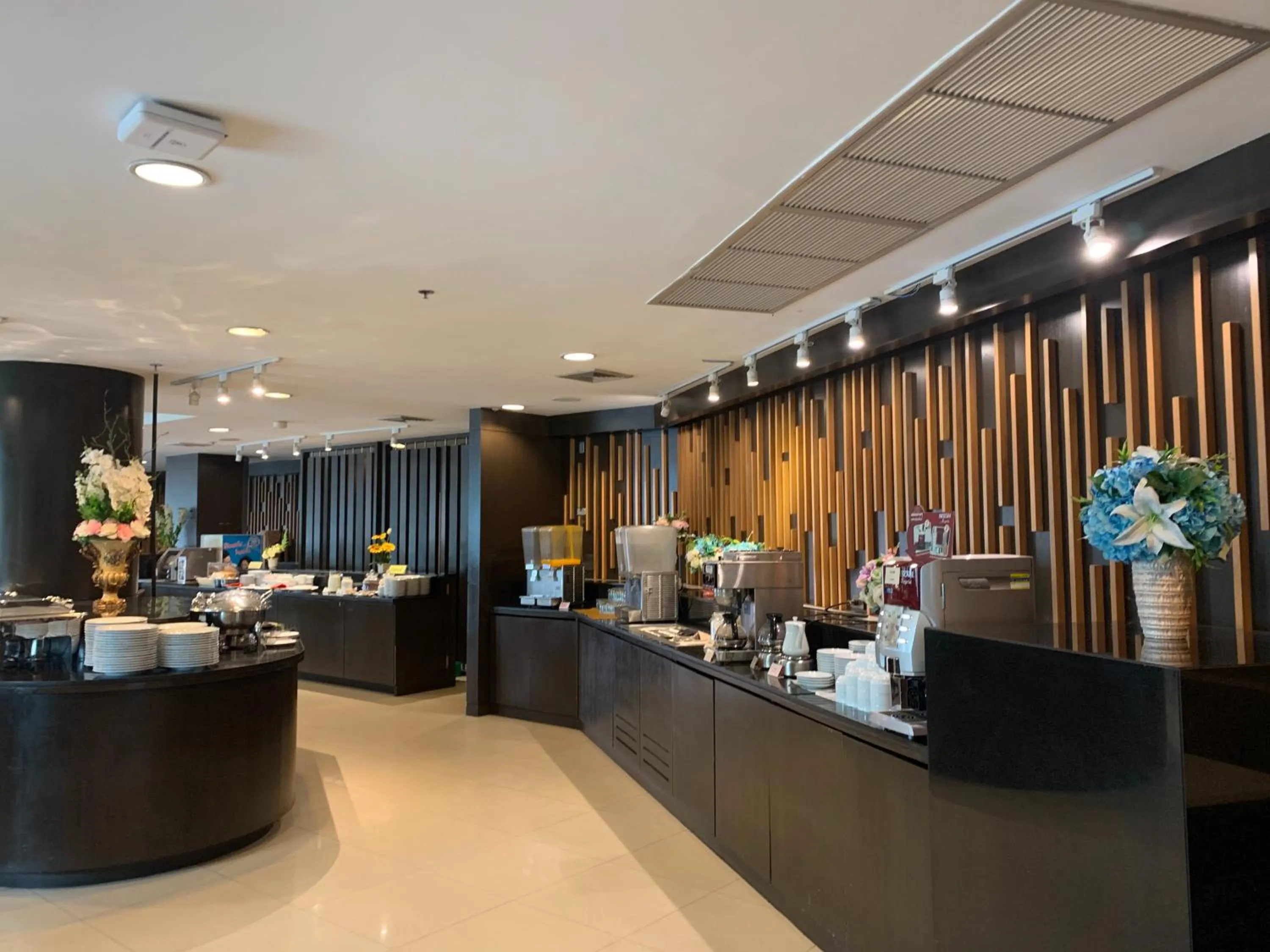 Restaurant/places to eat in Wangchan Riverview