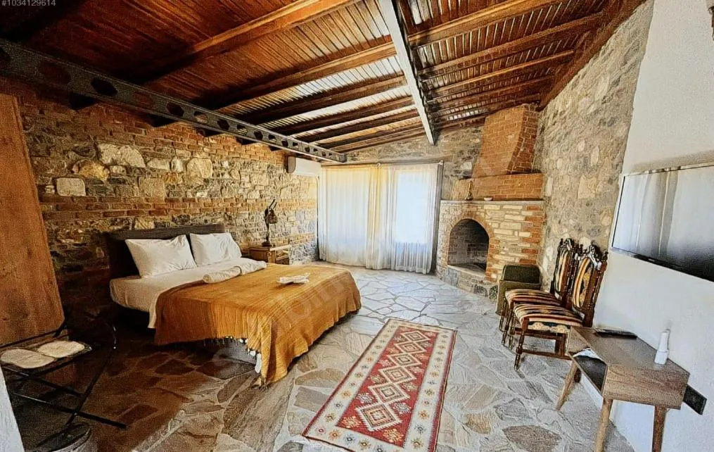 flat iron in Pir Efes Konakları