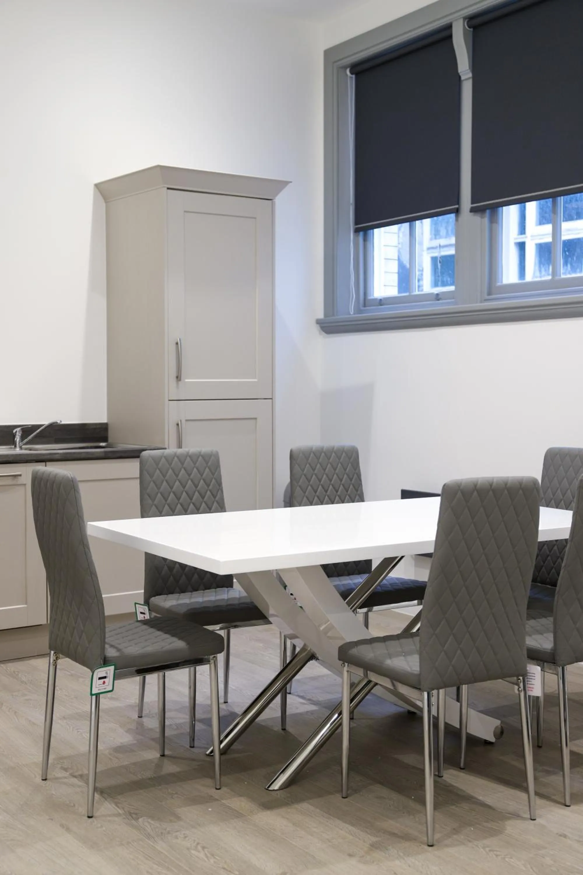 Dining area in 16 Queen Avenue Collection by Happy Days