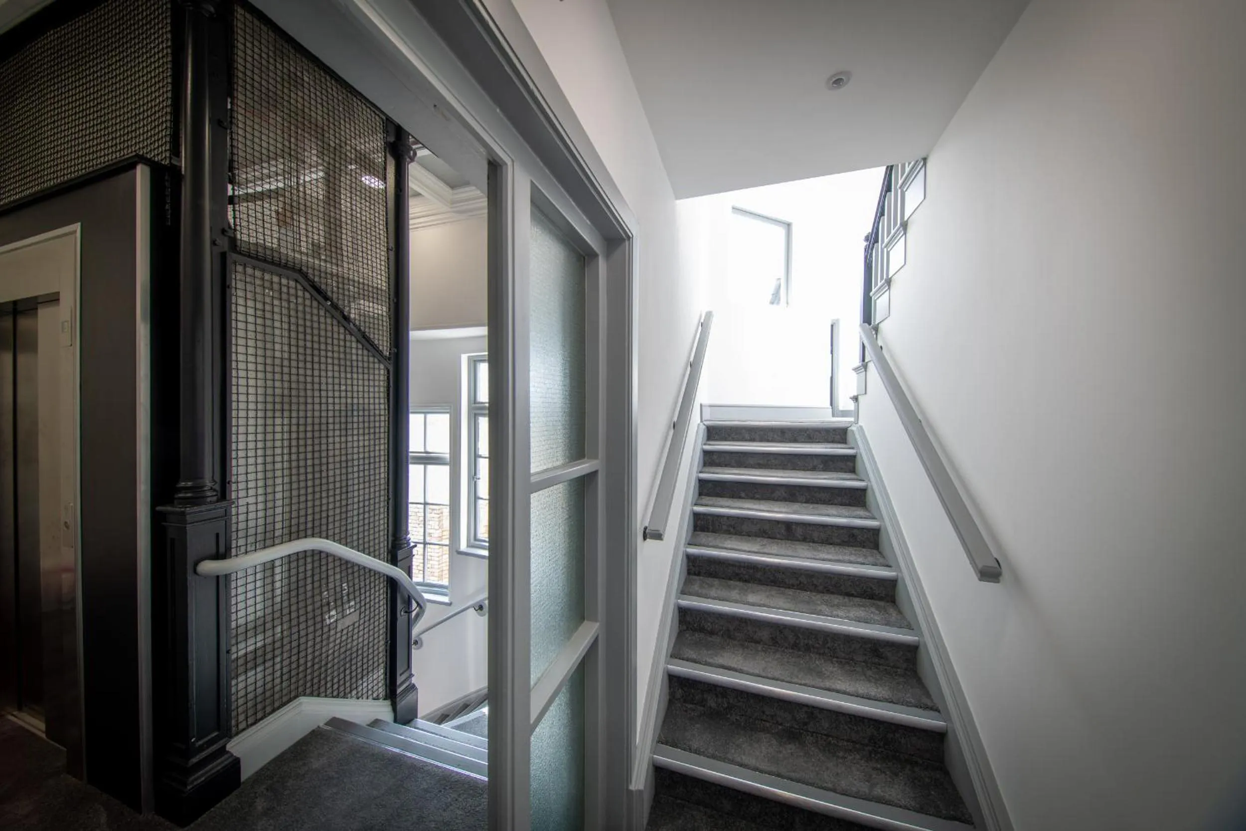 16 Queen Avenue Collection by Happy Days