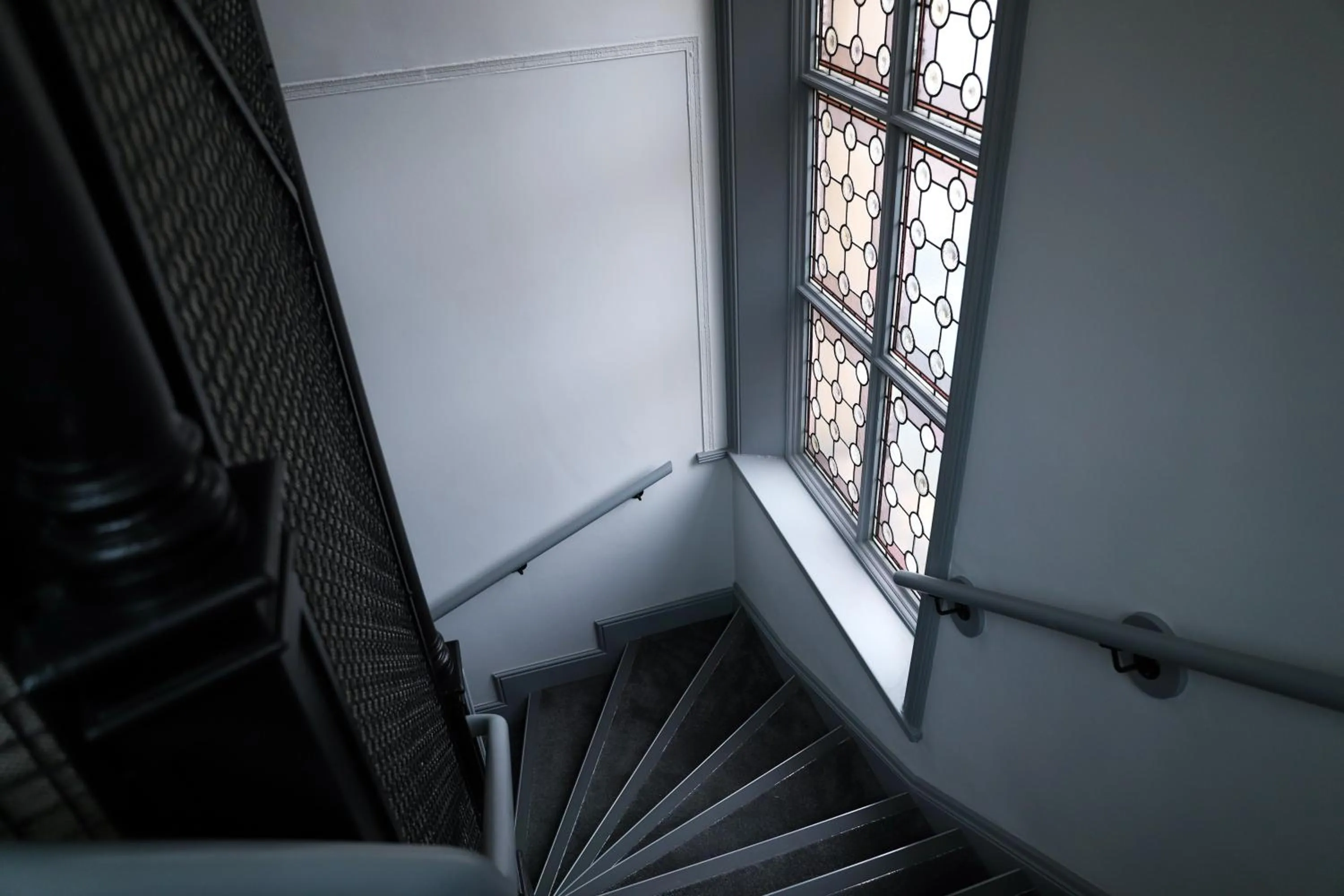 16 Queen Avenue Collection by Happy Days