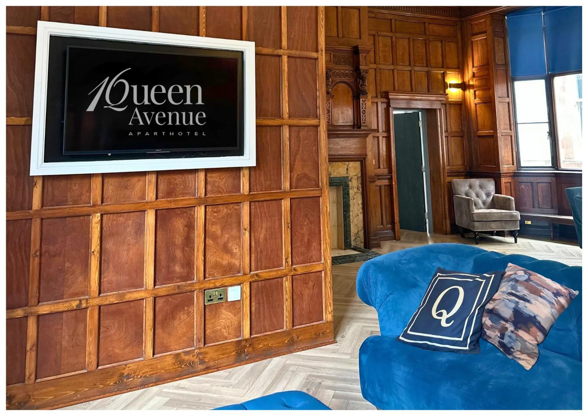 TV and multimedia, Bed in 16 Queen Avenue Collection by Happy Days