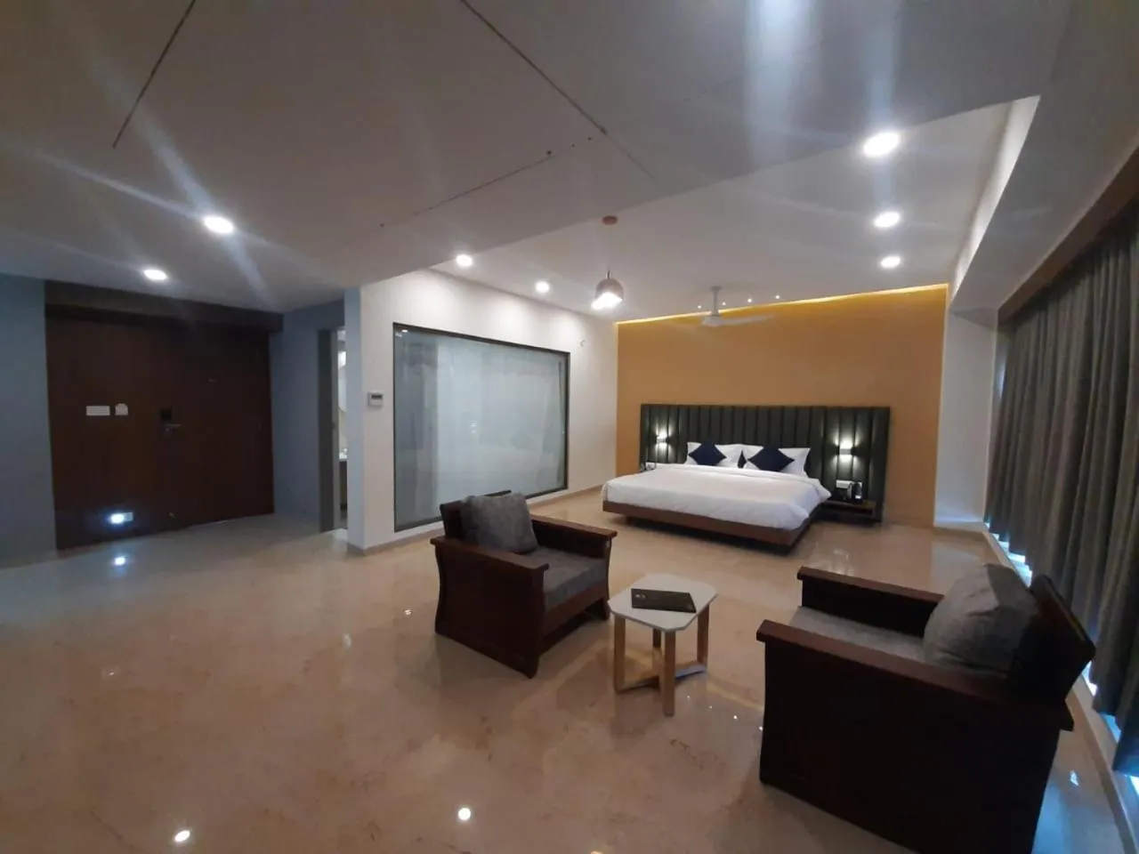 Photo of the whole room, Bed in VITS The Somnath Gateway