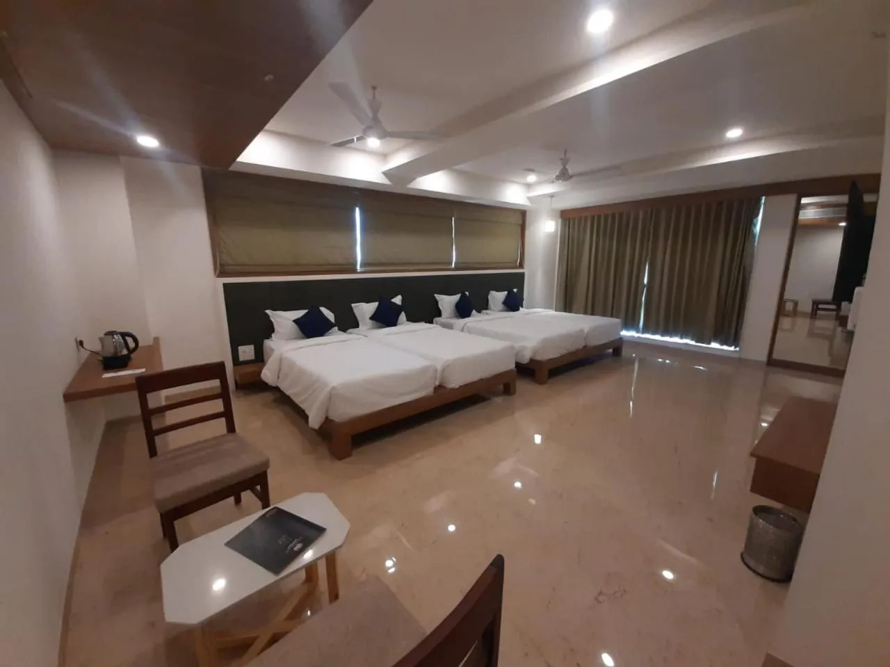 Area and facilities, Bed in VITS The Somnath Gateway