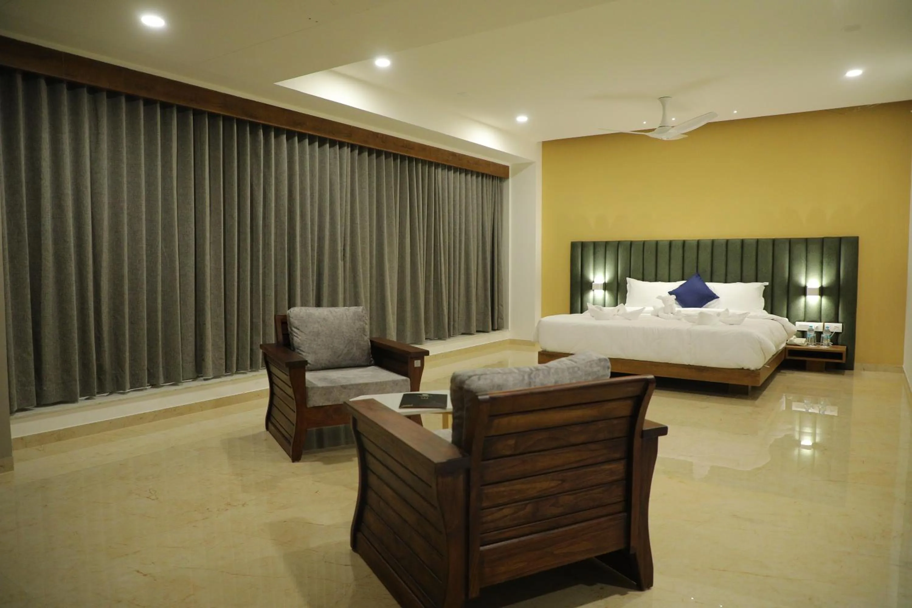 Photo of the whole room, Bed in VITS The Somnath Gateway