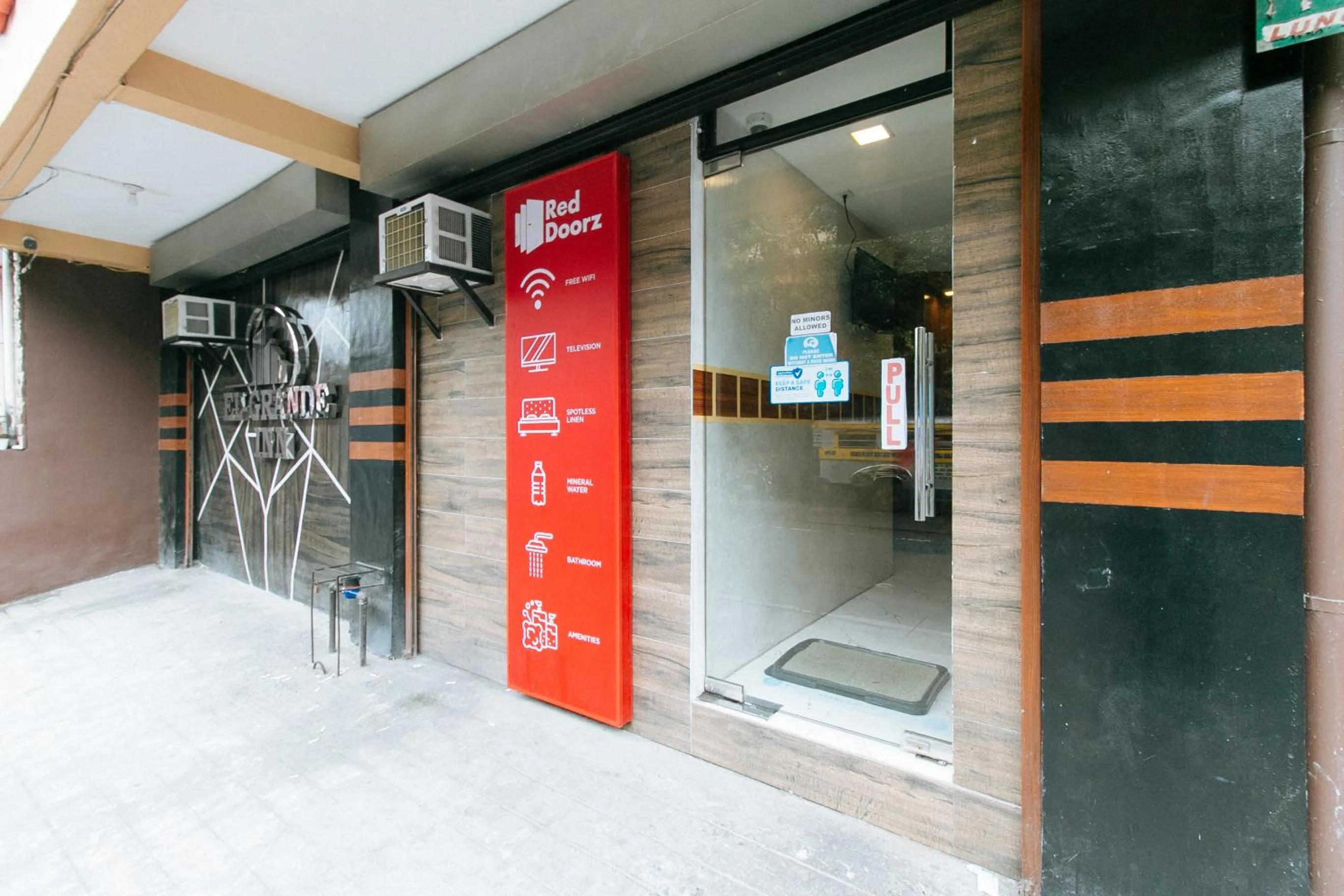 Facade/entrance in RedDoorz @ PIY Margal Sampaloc Manila