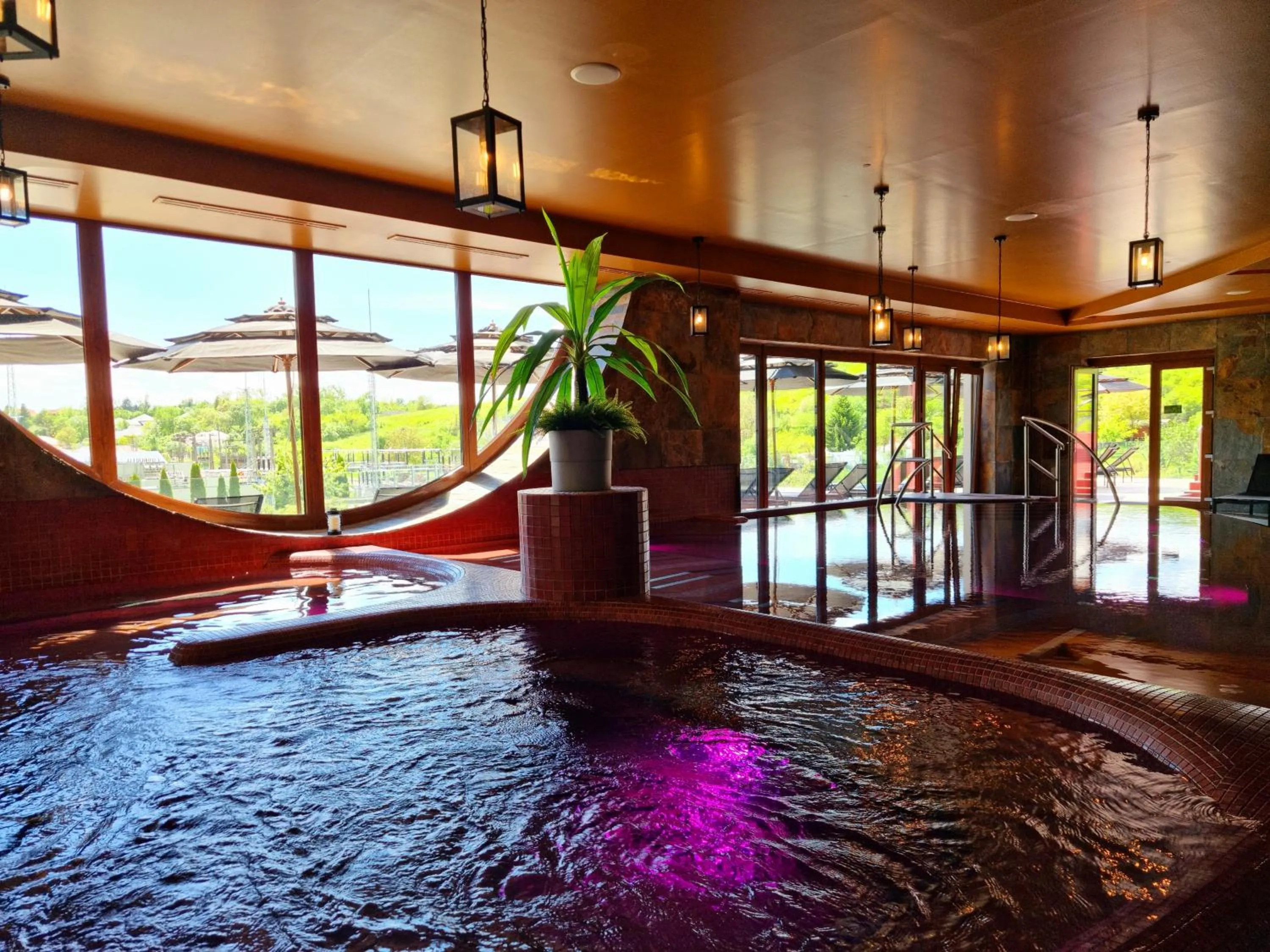 Hot Tub in Allure Healthy Hotel & Spa