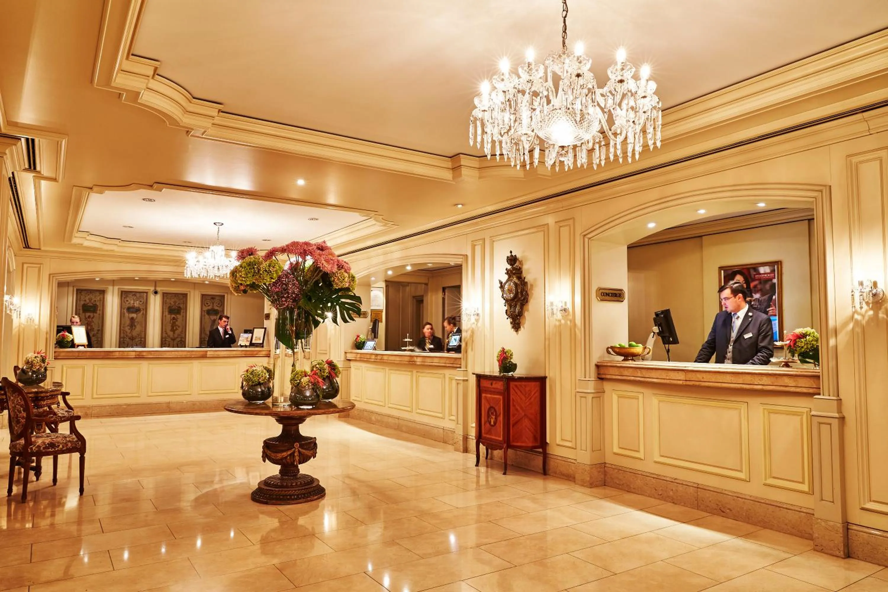 Lobby or reception in Steigenberger Icon Frankfurter Hof